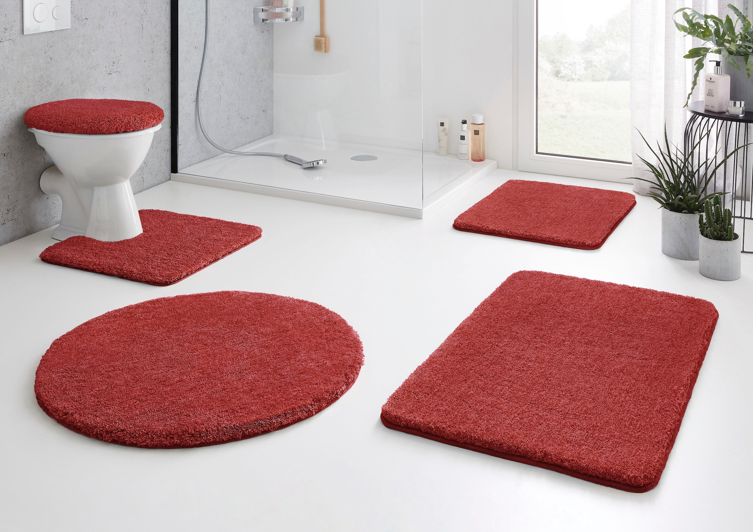 Kleine Wolke Badematte »RELAX«, rutschhemmend beschichtet, fußbodenheizungsgeeignet, Badteppich, Uni Farben, rechteckig, rund & als Set erhältlich