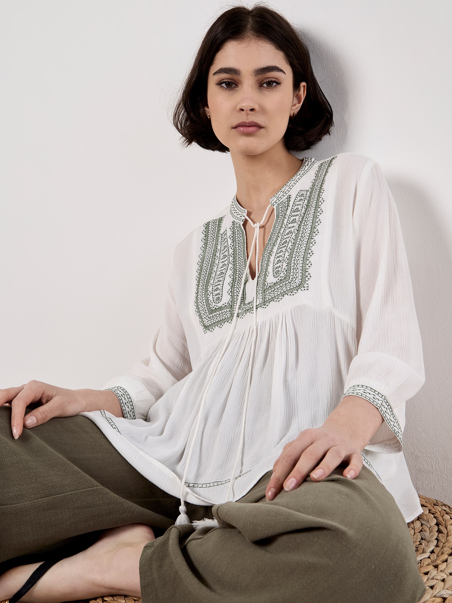 Apricot Klassische Bluse »Bluse« mit Stickerei