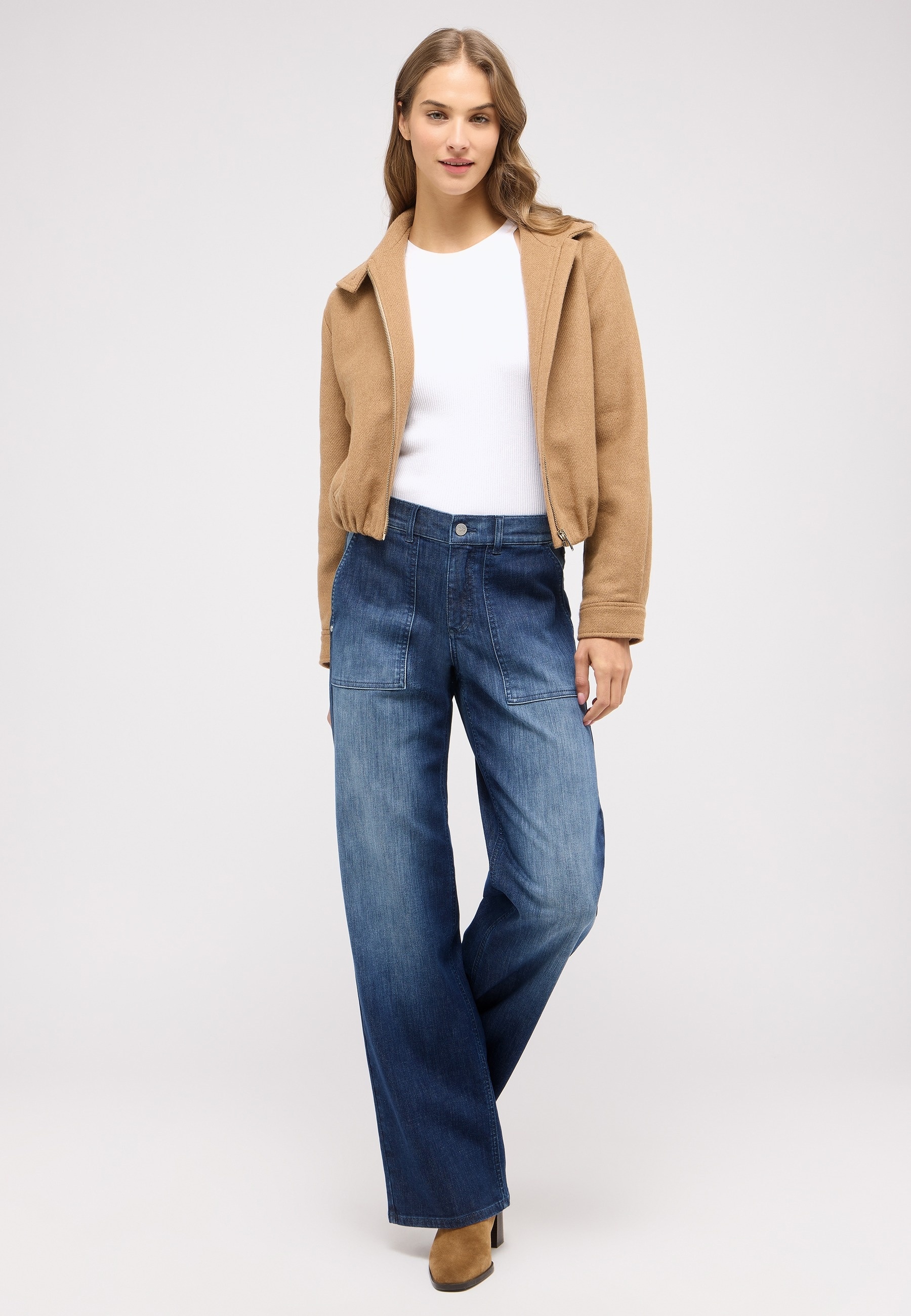 ANGELS Relax-fit-Jeans »LIZ WORKER«, mit großen Vordertaschen und Fade-Out Effekten
