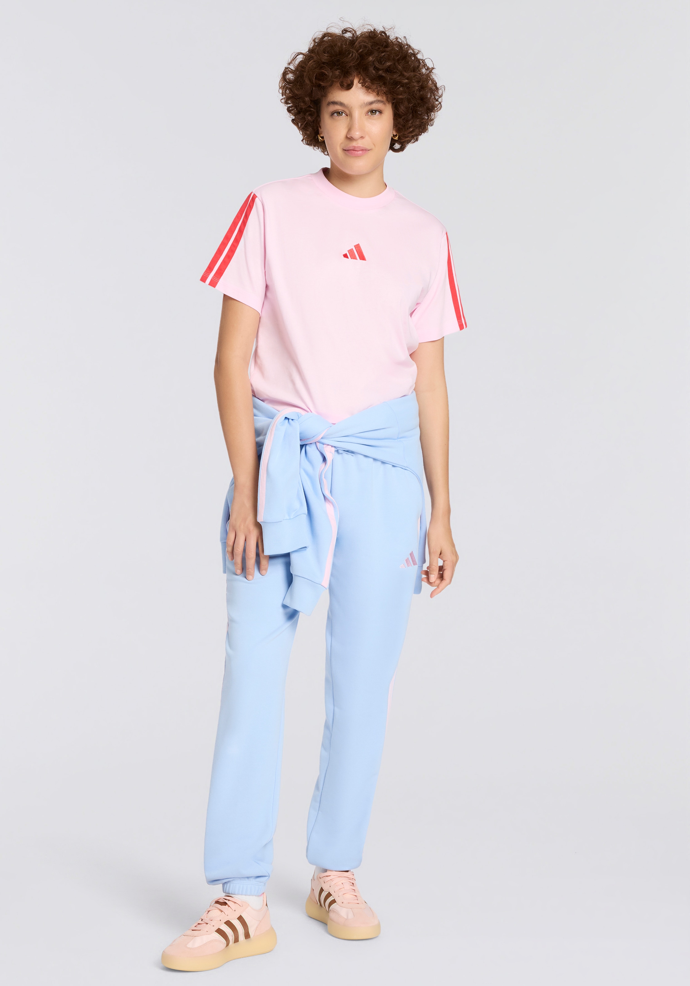 adidas Sportswear T-Shirt »ESSENTIALS 3-STREIFEN COTTON« klassische 3-Streifen an den Ärmeln, ohne Verschluss