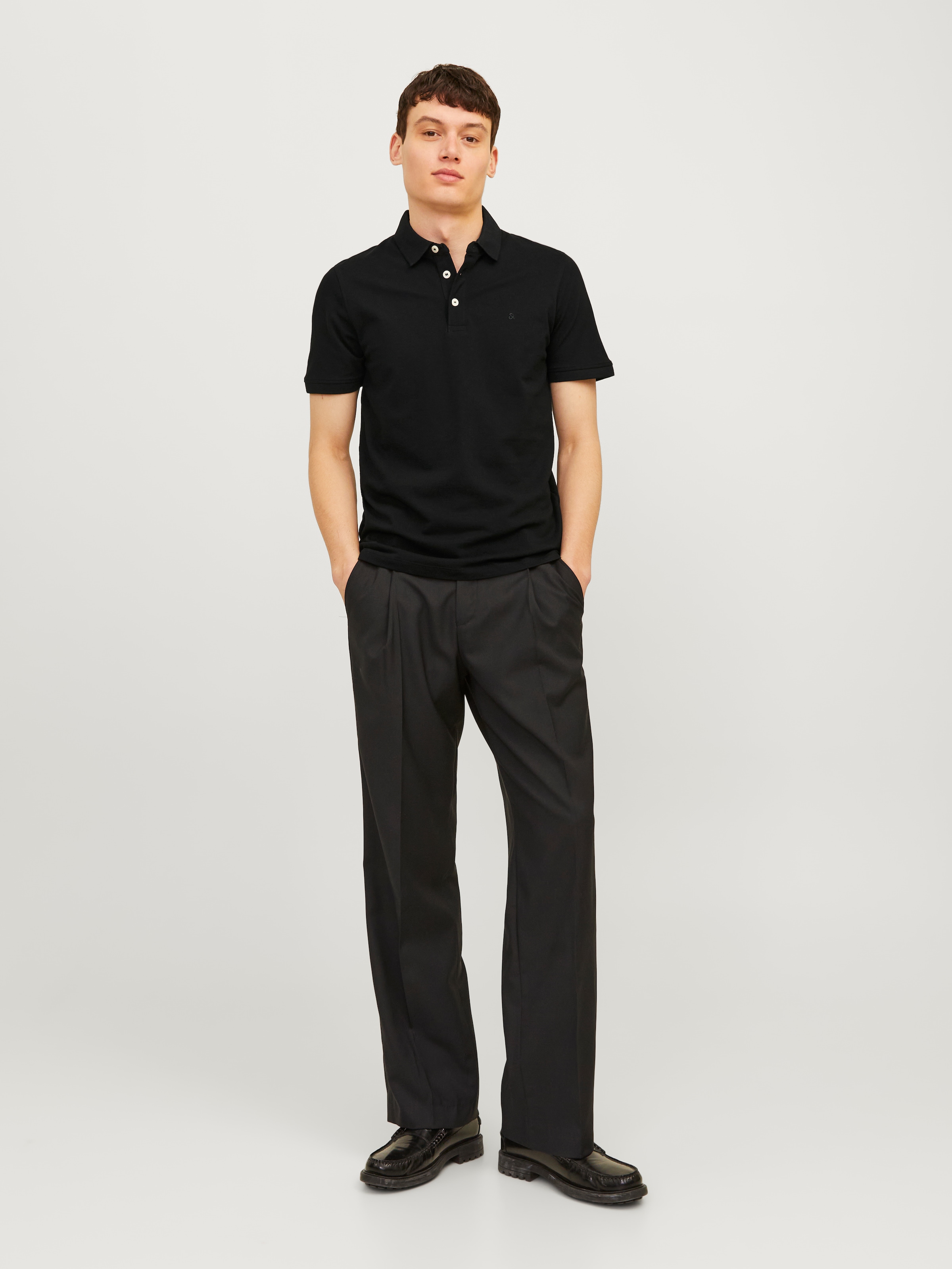 Jack & Jones Poloshirt »JJEPAULOS  Poloshirt mit klassischem Kragen und figurbetonter Form« Logostickerei, modisch, schmal, Baumwolle, Polokragen
