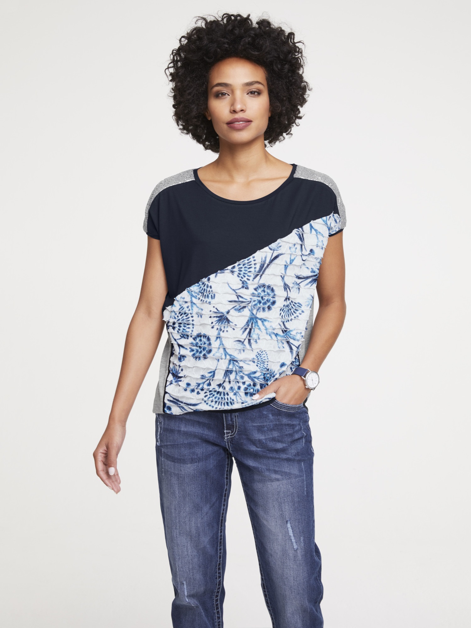 Druckshirt in Patchoptik