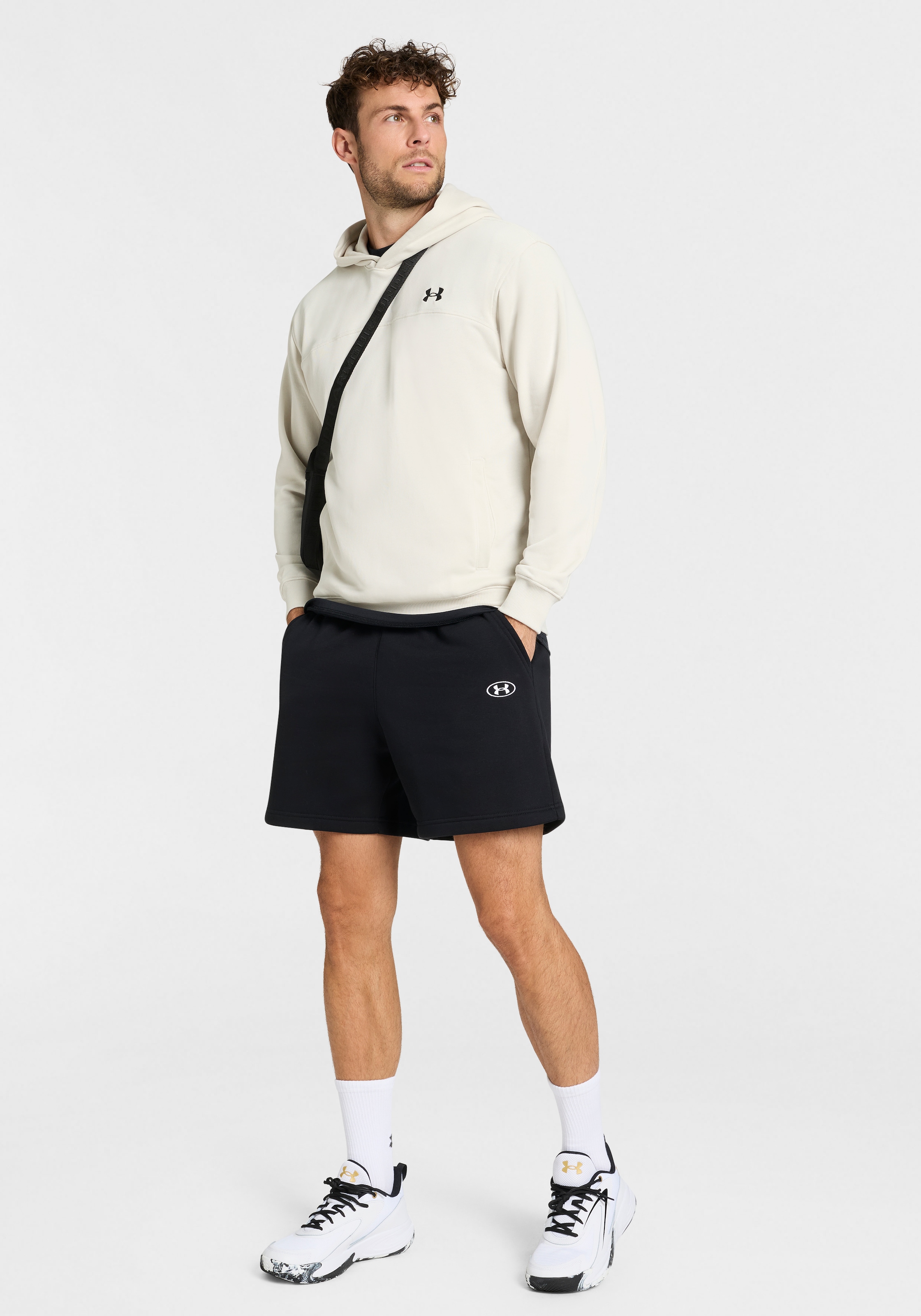 Under Armour® Umhängetasche »NEW UA ESSENTIAL CROSSBODY« für Erwachsene, mit sportlichem Stil, aus Polyester, leicht