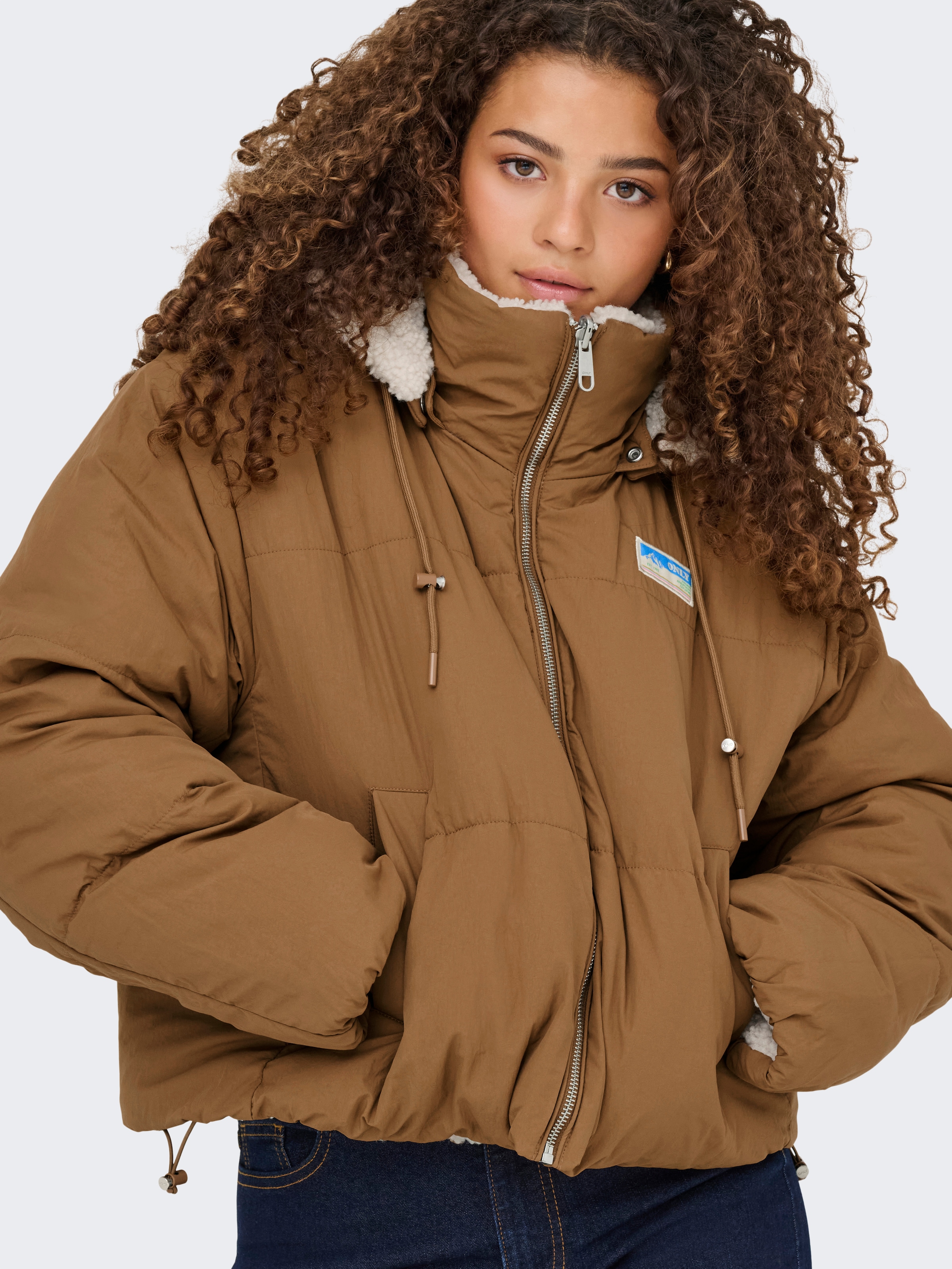 ONLY Outdoorjacke »ONLMARIA LIFE REV PUFFER JACKET CC OTW«, mit Kapuze