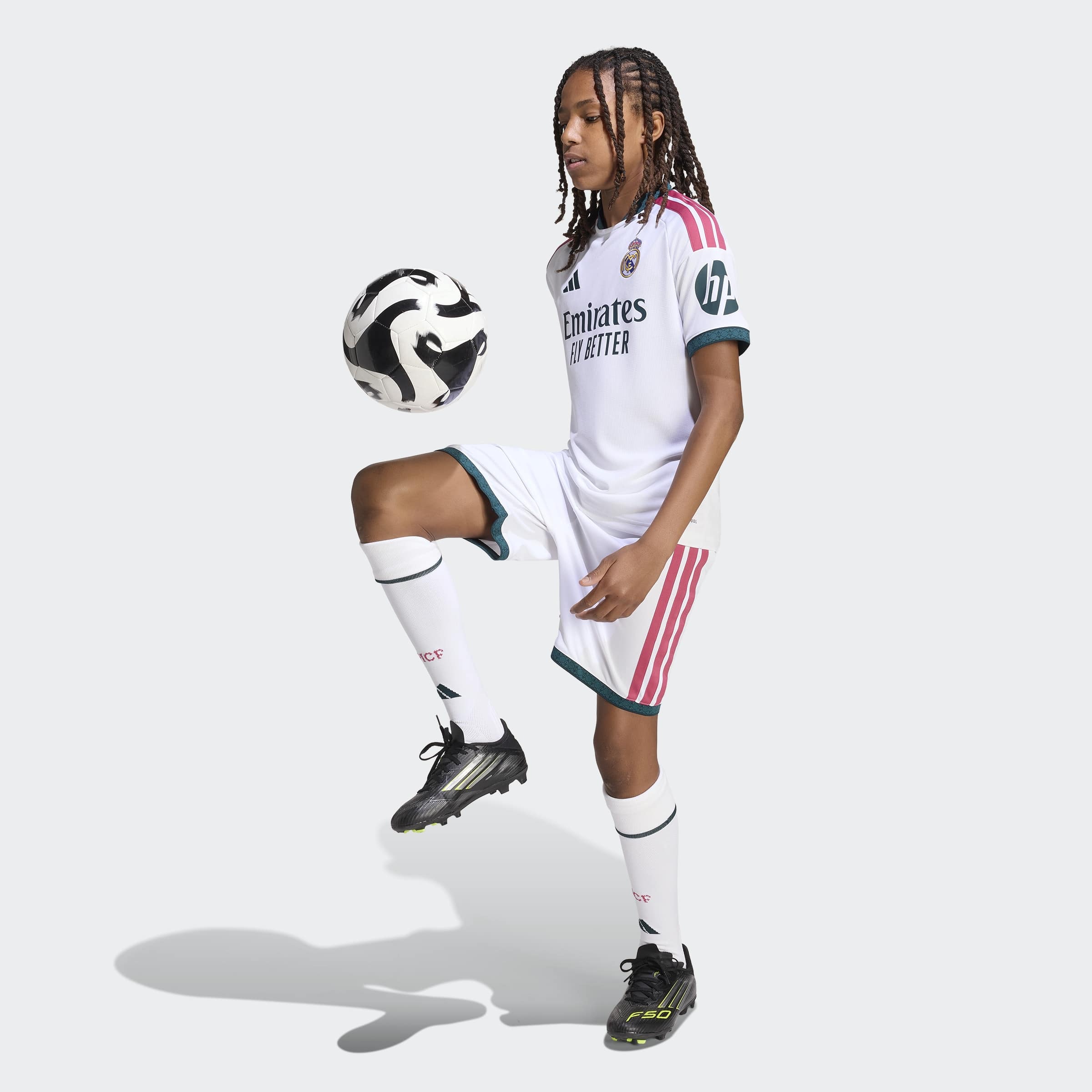 adidas Performance Fußballtrikot »REAL MADRID 26/27 KIDS HEIMTRIKOT« mit Rundhalsausschnitt, mit Climacool Technologie