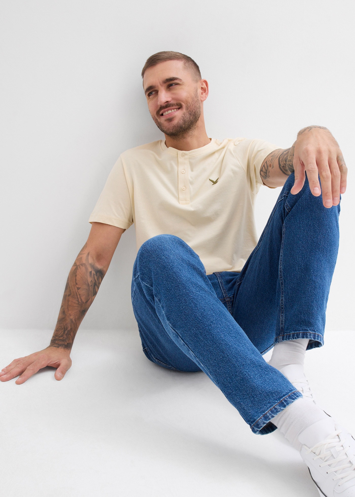 bonprix Henleyshirt Packung, 3 Regular Fit, mit Bruststickerei