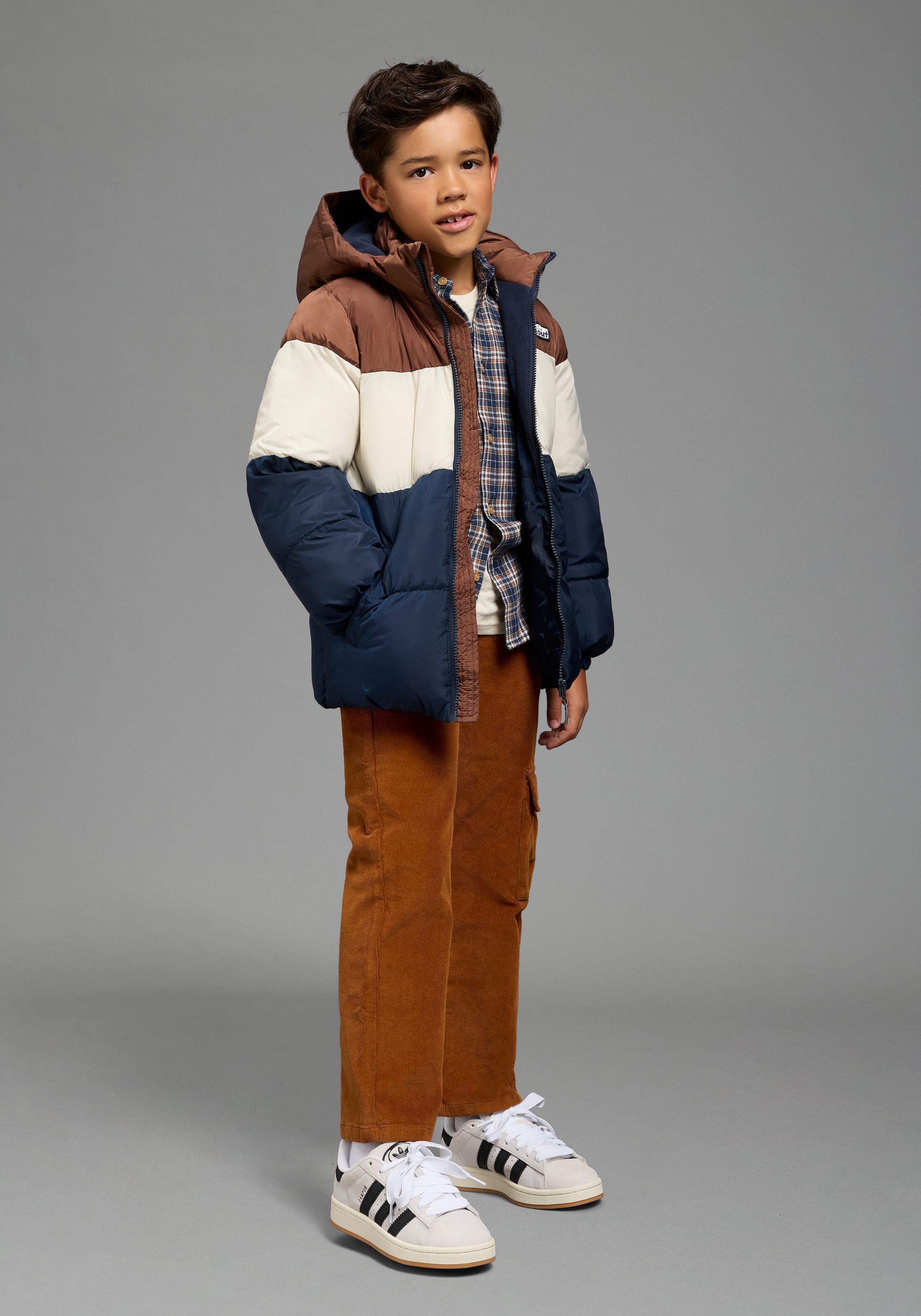 Scout Winterjacke »Warme Jacke in Colorblocking-Style - NEU von SCOUT« mit Kapuze Warme Jacke mit kontrastfarbigen Einsätzen, mit Fleece gefüttert