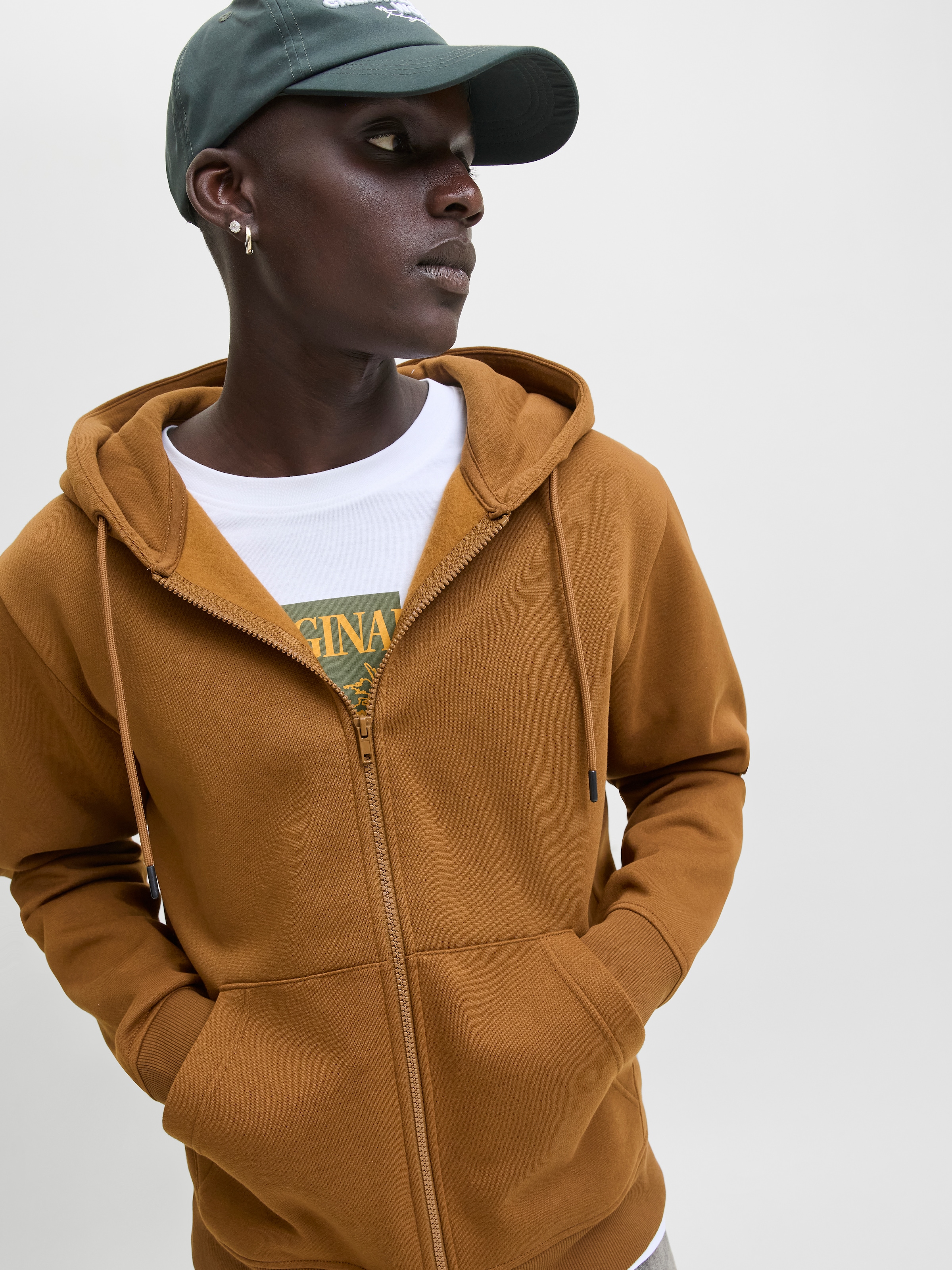 Jack & Jones Kapuzensweatjacke »JJEBRADLEY mit Kapuze, ideal für kalte Jahreszeit«, mit Kapuze