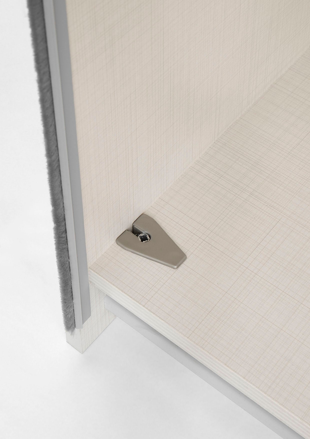 STAUD Schwebetürenschrank »Includo, Made in Germany« Mit Spiegeltüre und vier verschiedenen Ausstattungsvarianten