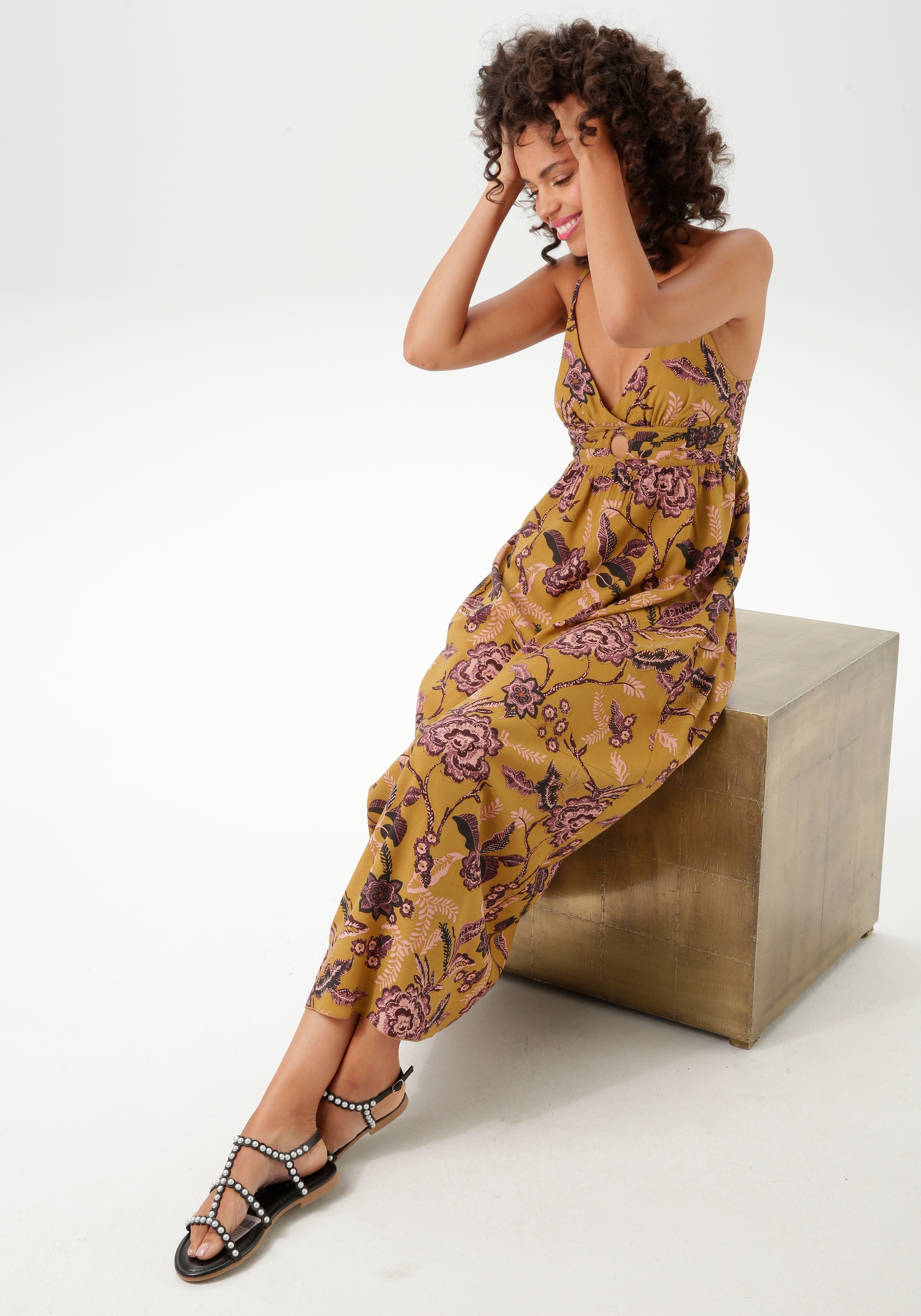 Aniston CASUAL Sommerkleid, mit farbharmonischen, großflächigen Blumendruck