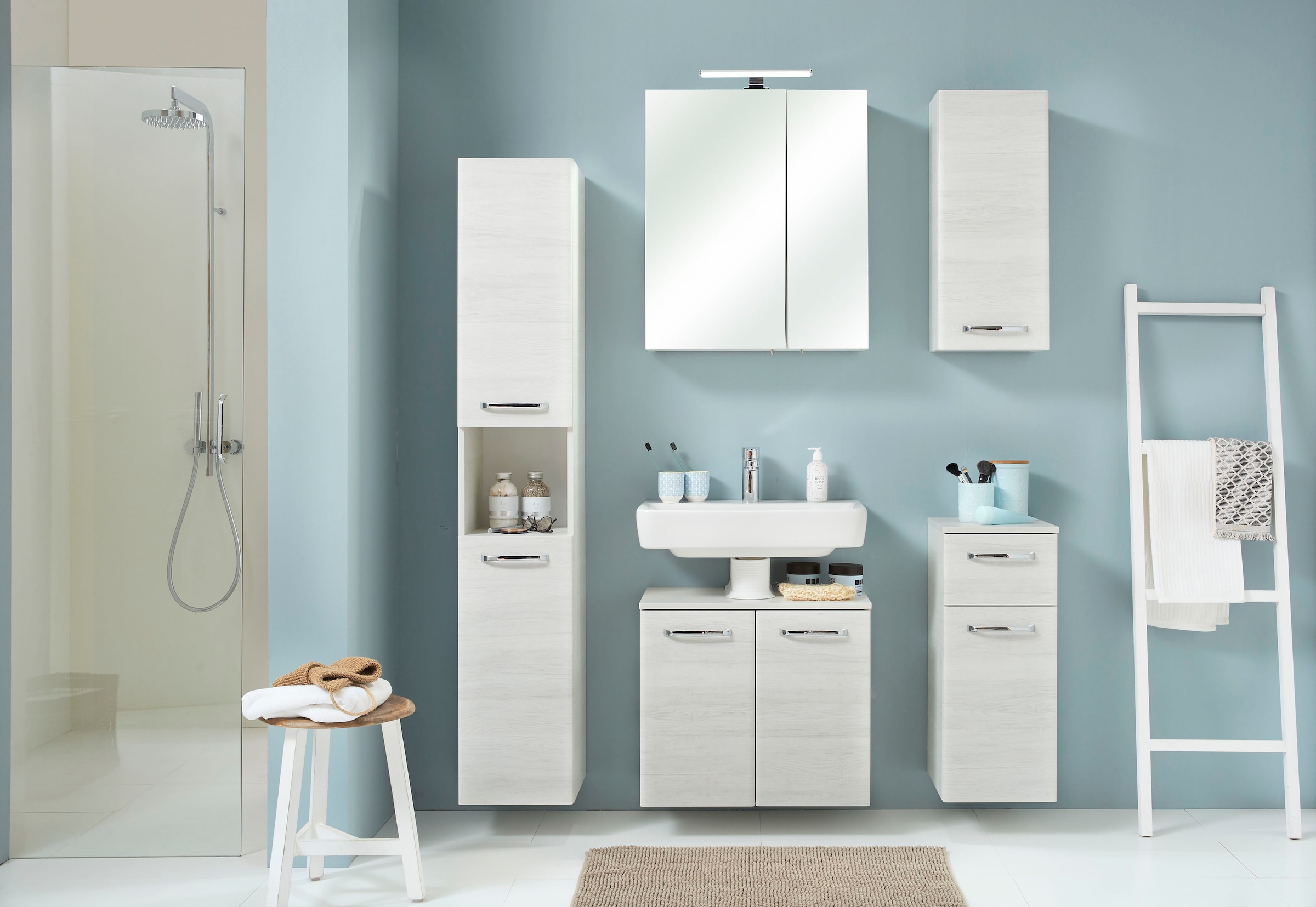 Saphir Spiegelschrank »Quickset Badezimmer-Spiegelschrank inkl LED-Aufsatzleuchte«, 60 cm breit, inkl. Türdämpfer, 2 Spiegeltüren, mit Steckdose