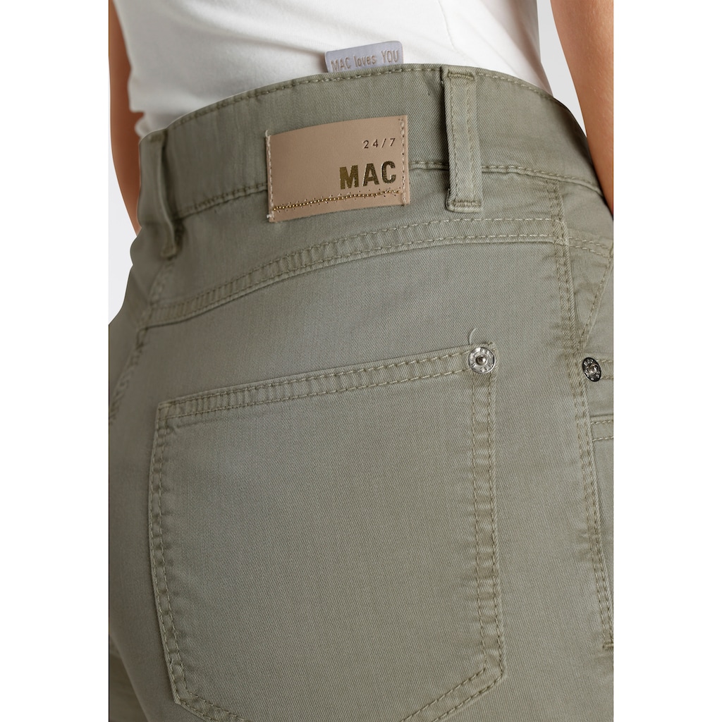 MAC Gerade Jeans »Melanie New«, Neue Teilungsnähte an den vorderen Taschen