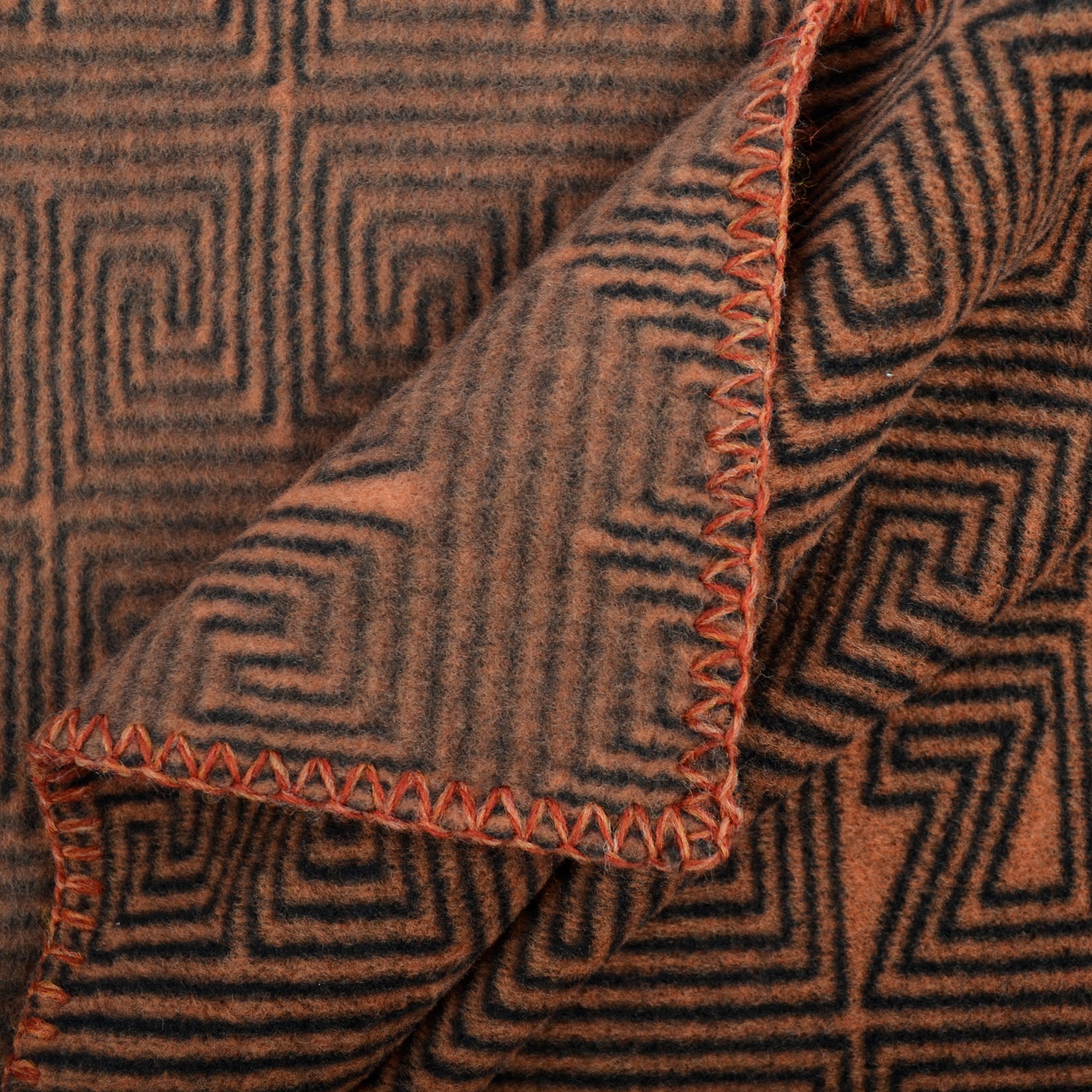 ZOEPPRITZ1828 Wohndecke »Soft-Fleece Legacy« Fleecedecke mit unverwechselbarem Cashmere Handfeel