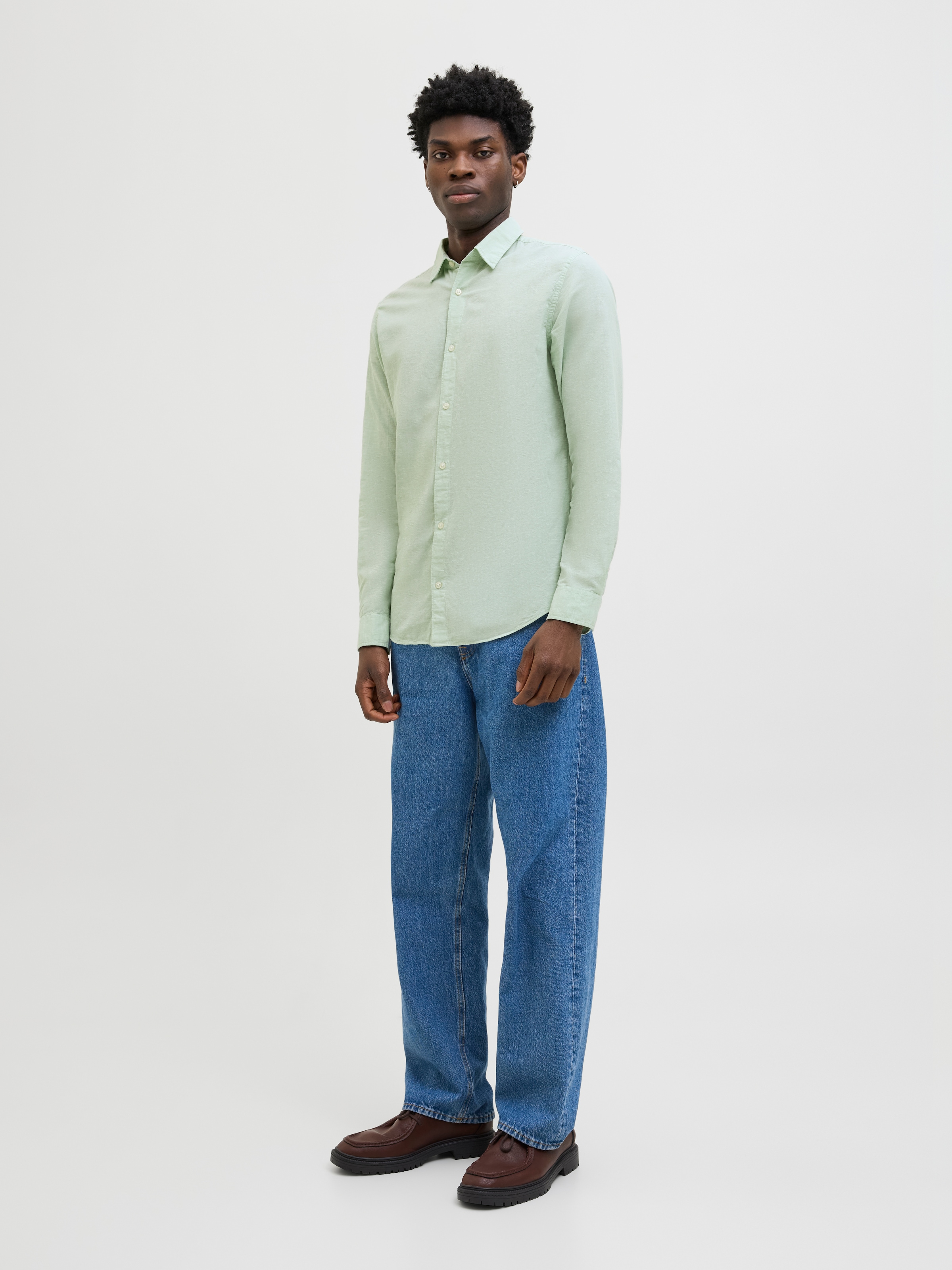Jack & Jones Langarmhemd »JJEBREEZE SHIRT LS SN«, mit Hemdkragen