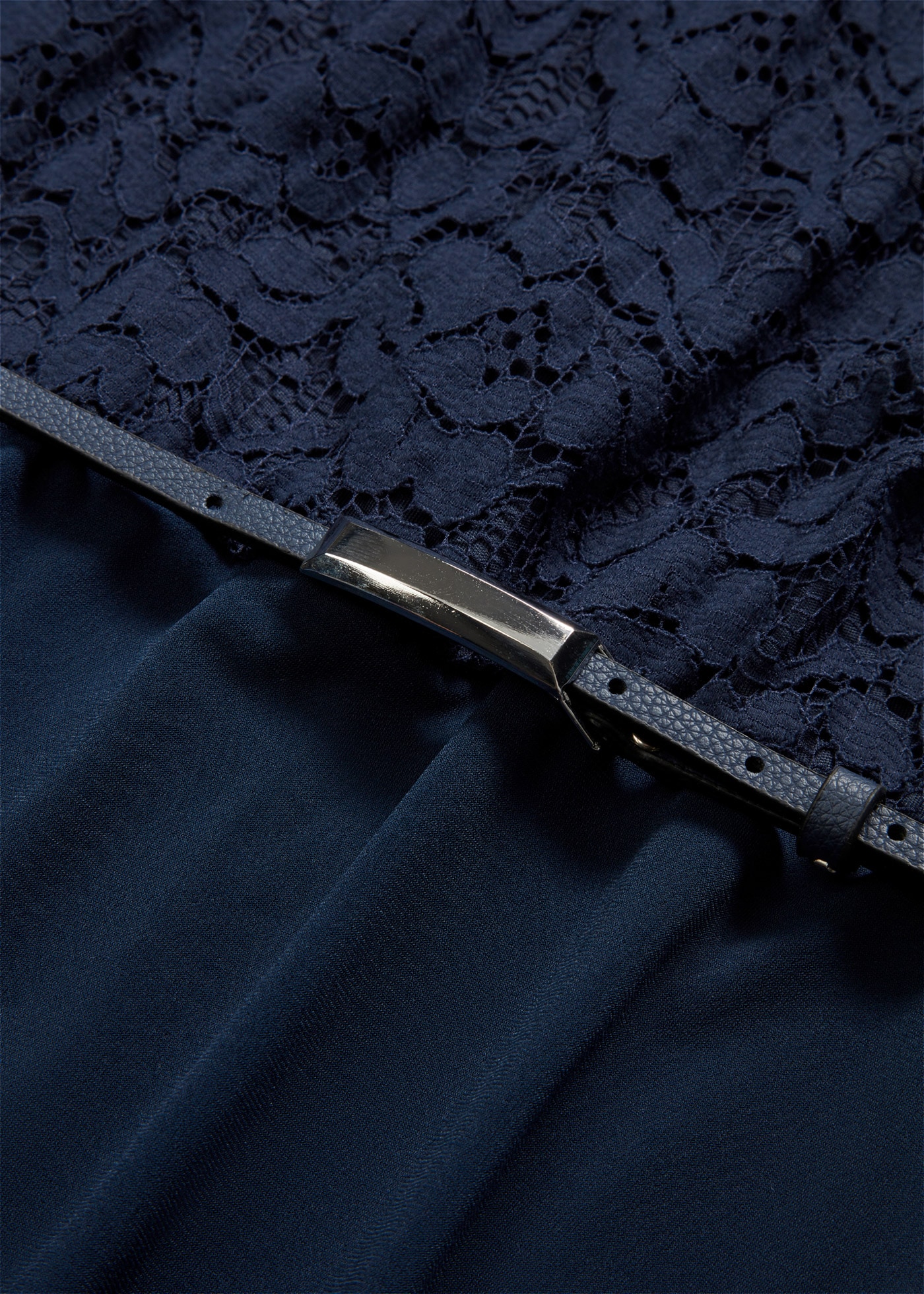 bonprix Minikleid festlicher Stil, mit kurzem Arm, ausgestellte Passform