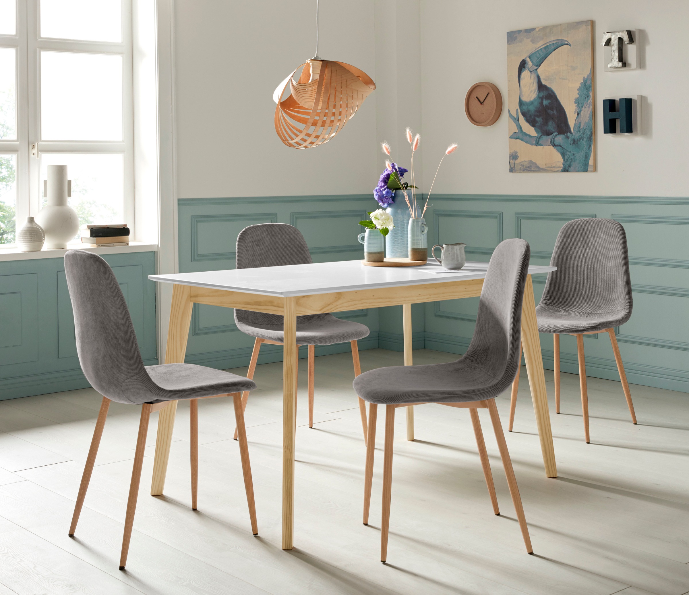 Homexperts Essgruppe »Kaitlin Tischgruppe«, (Set, 5 St., bestehend aus Esstisch »Kailtin« Breite 120 cm und 4 Stühlen Bezug in Cord)