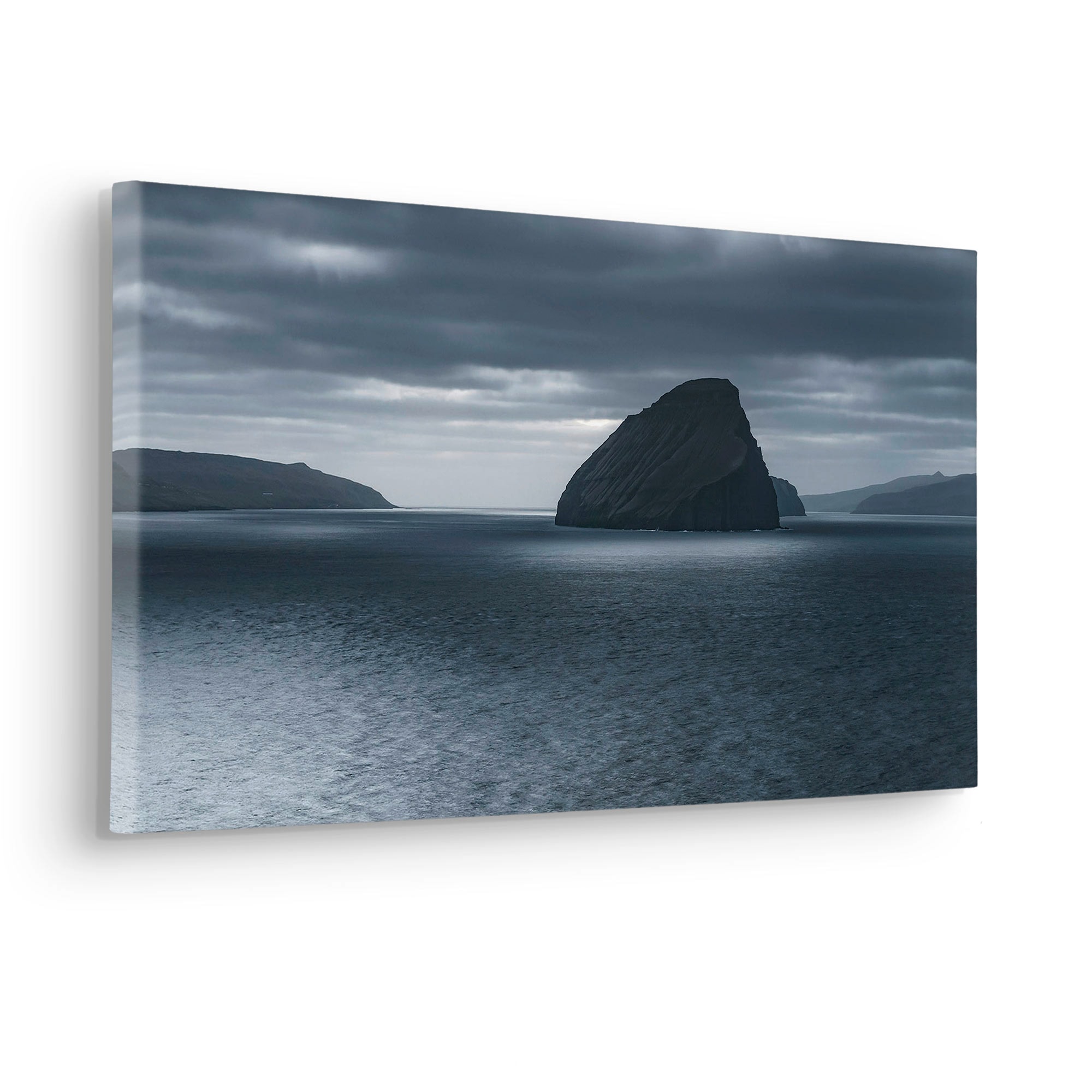 Komar Leinwandbild »Silver Sea - Größe 60 x 30 cm«, Baum-Blätter-Natur-Berge-Blumen-Foto-Jahreszeiten-Landschaft-Meer-Strand-Palmen, (Packung, 1 St.), Keilrahmenbild mi Echtholzrahmen