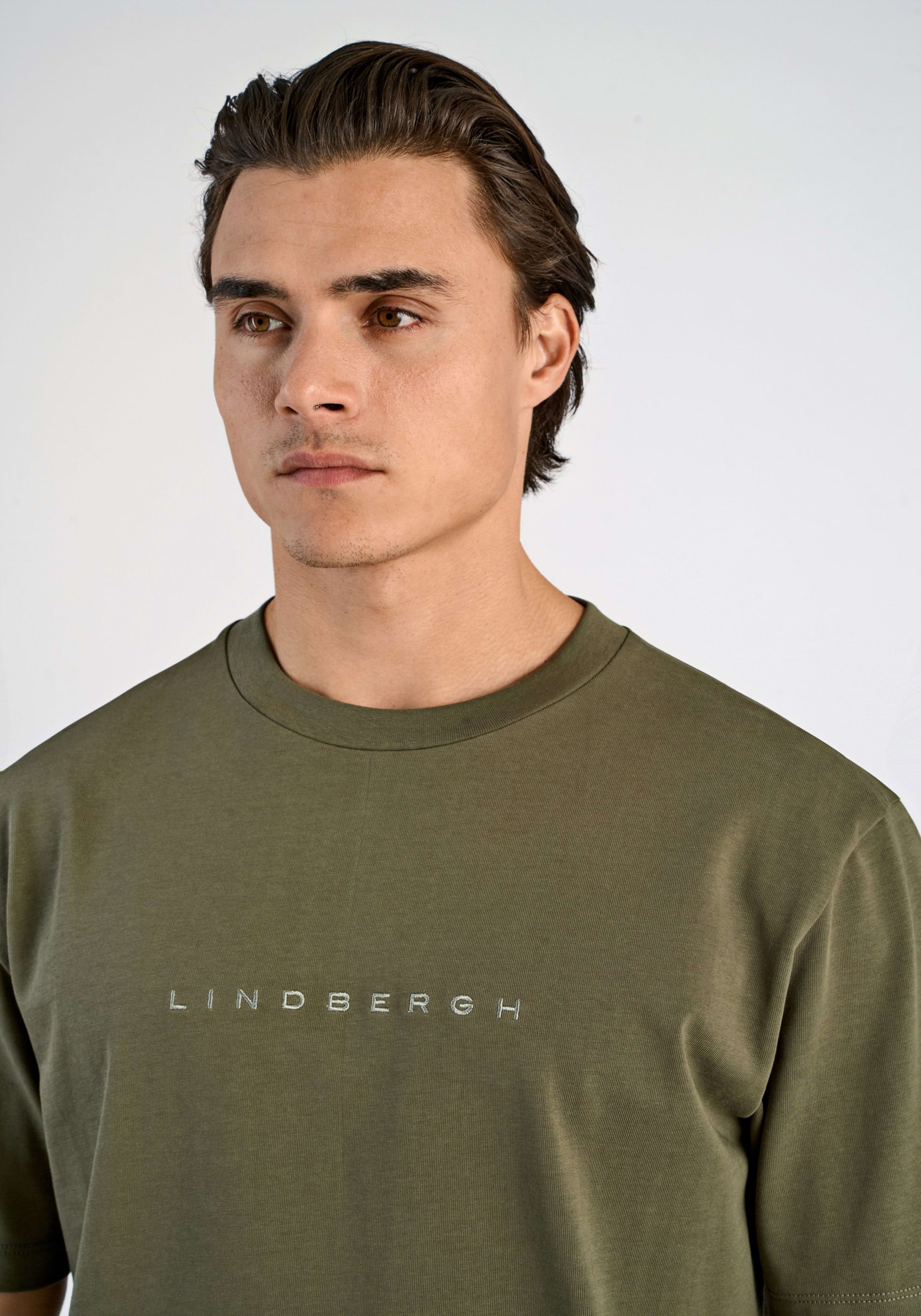 LINDBERGH T-Shirt , mit Stickerei auf der Brust

