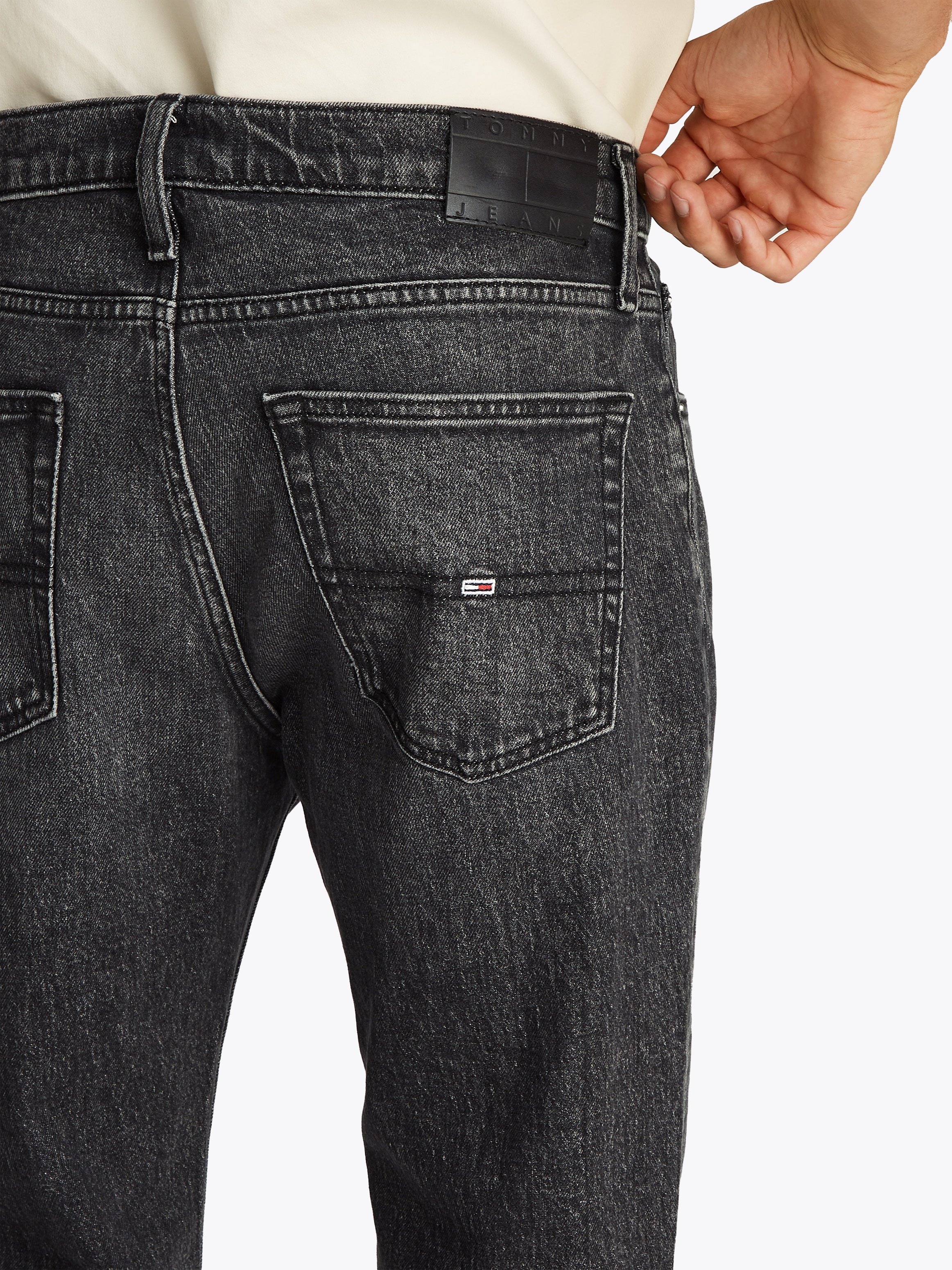 Tommy Jeans Slim-fit-Jeans »RYAN SLIM STRAIGHT«, mit Logoprägung