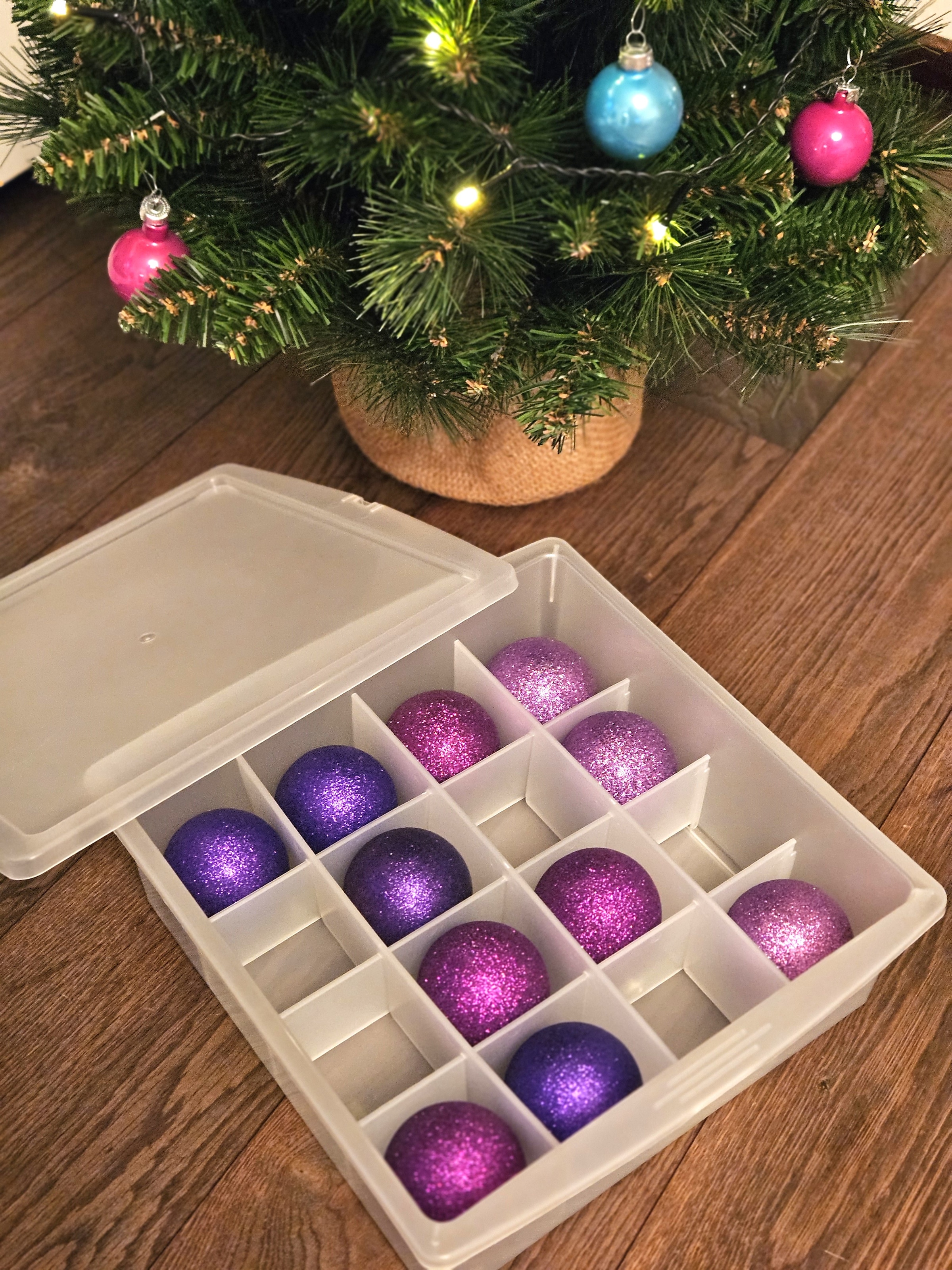 Ruco Aufbewahrungsbox mit Deckel, 16 Fächer, Ideal für Christbaumkugeln, Kosmetik