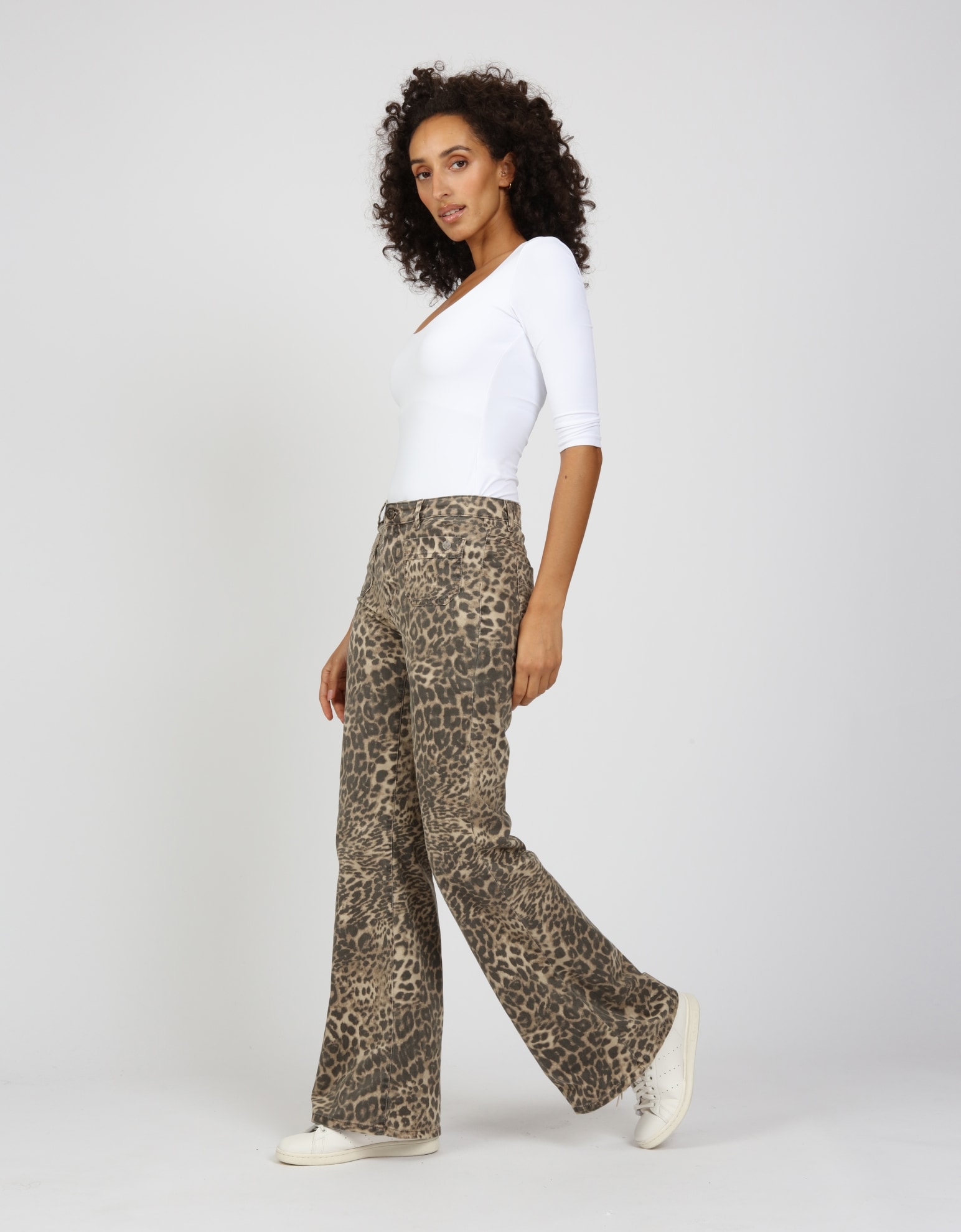 GANG Bootcut-Jeans »94 JESSI FLARED«, im angesagten Leo Muster