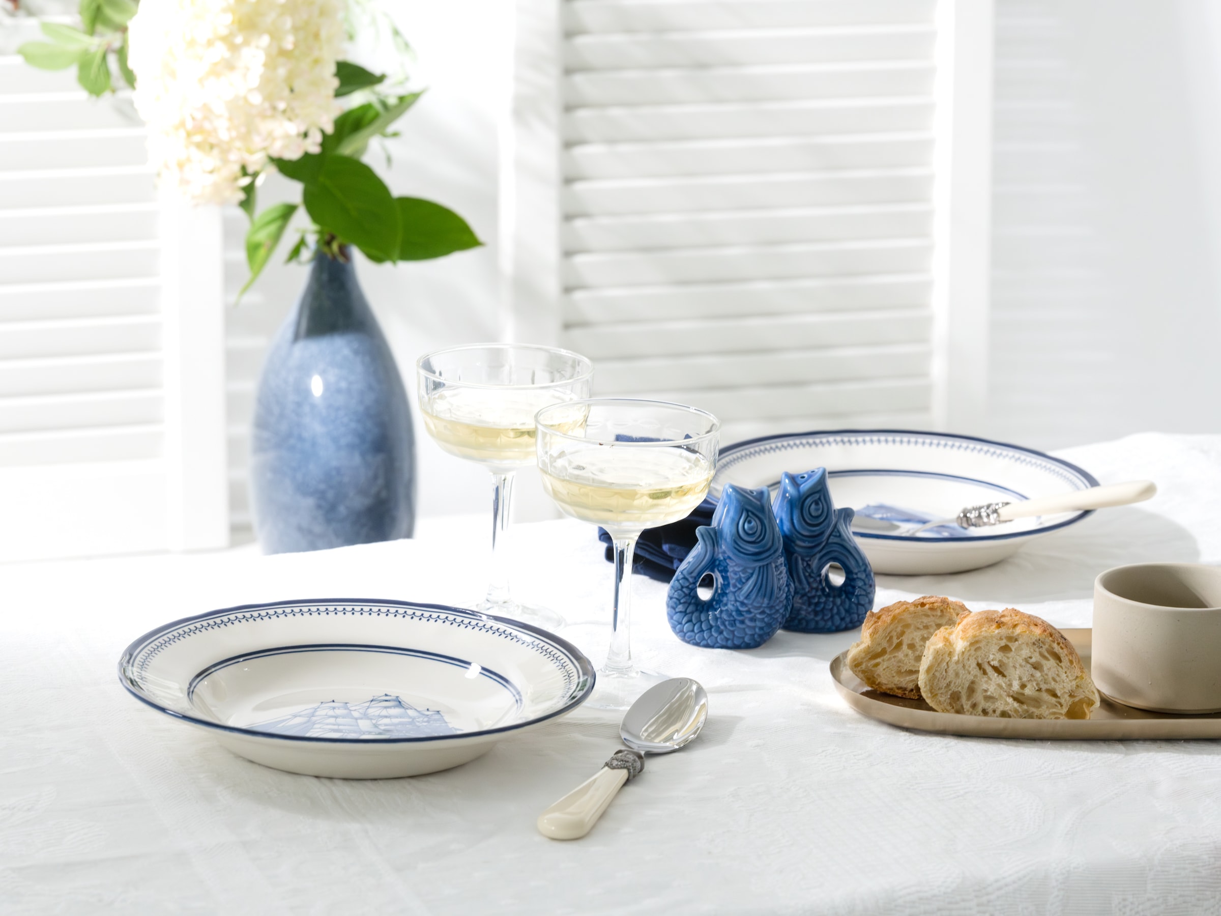 CreaTable Tafelservice »Segelschiff, Service 12-tlg.« Teller Set, Elegante Fahnenform, Schiffsdekor