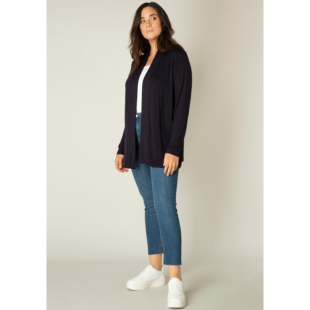 Base Level Curvy Strickjacke