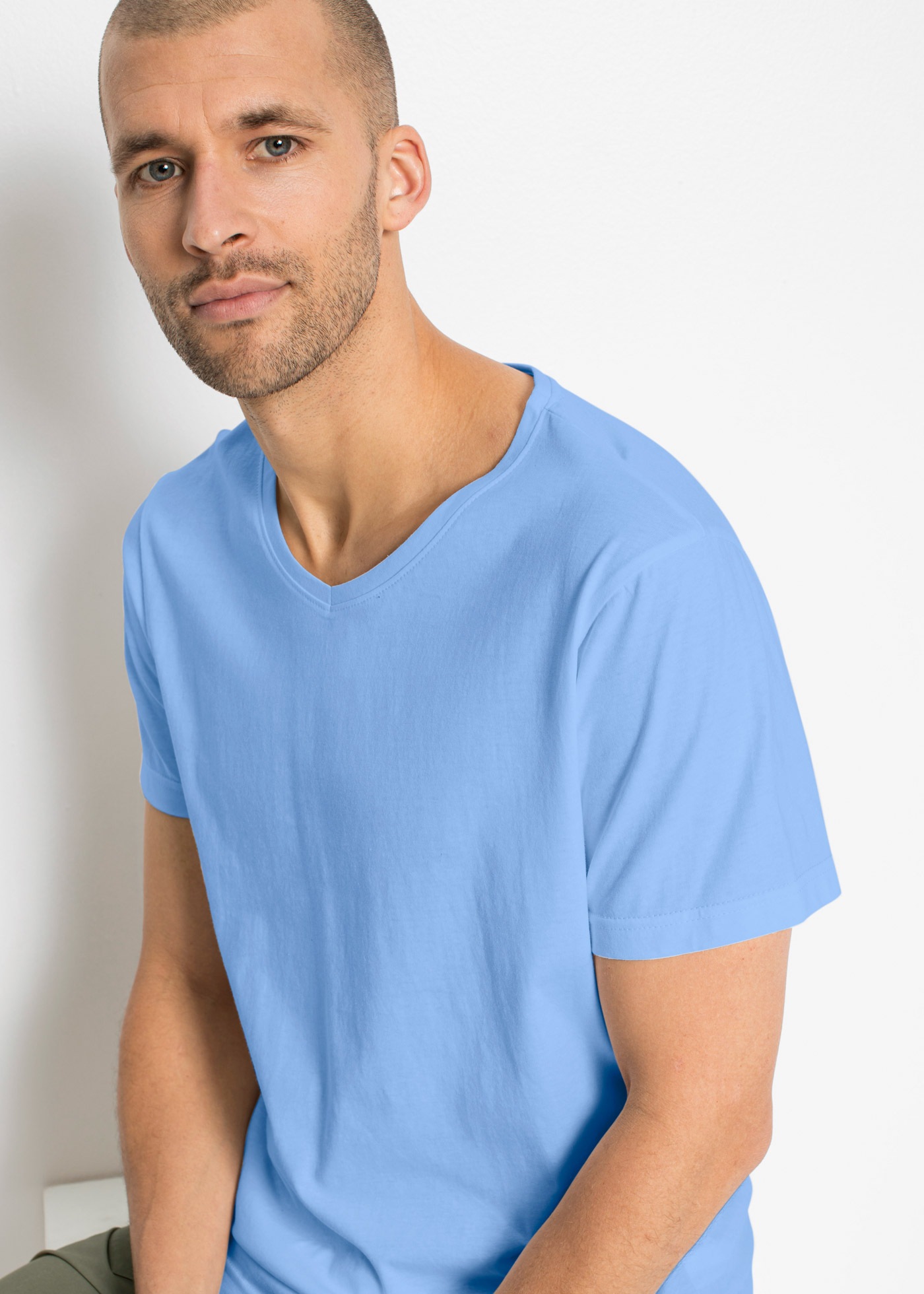 bonprix T-Shirt Packung, 5 regular fit Schnitt, Kurzarm, V-Ausschnitt