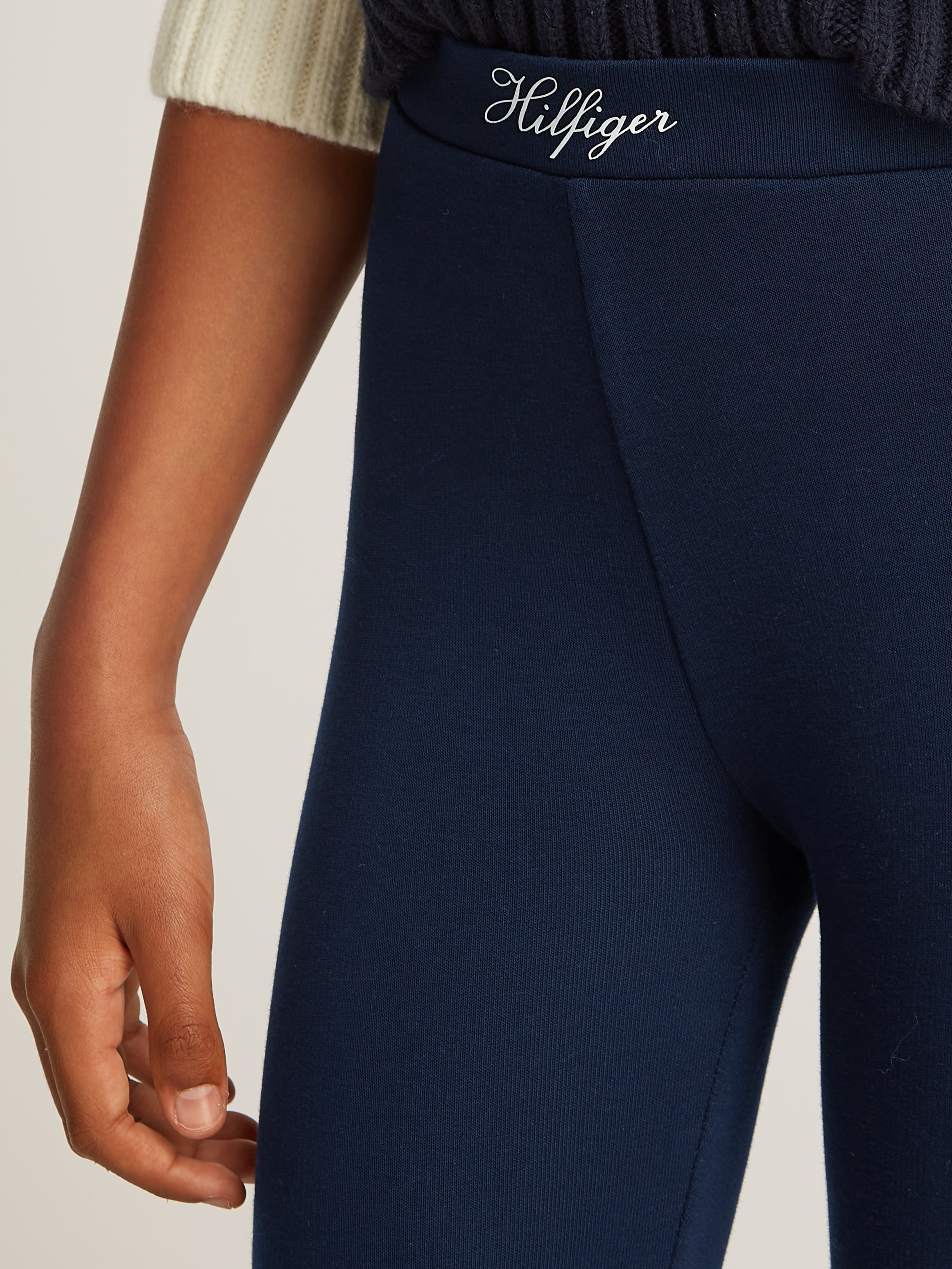 Tommy Hilfiger Leggings »VARSITY FLARE LEGGING«, in modischer flared Form