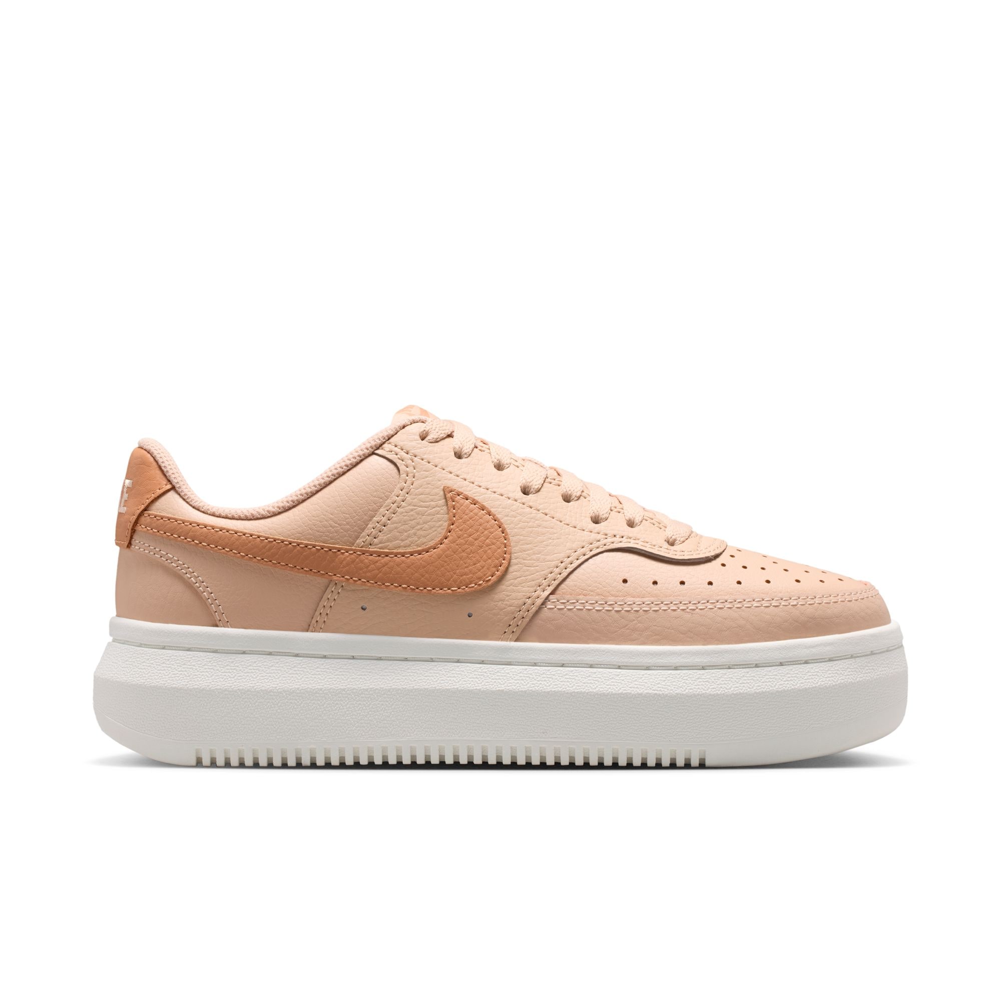 Nike Sportswear Sneaker »Court Vision Alta«  Design auf den Spuren des Air Force 1