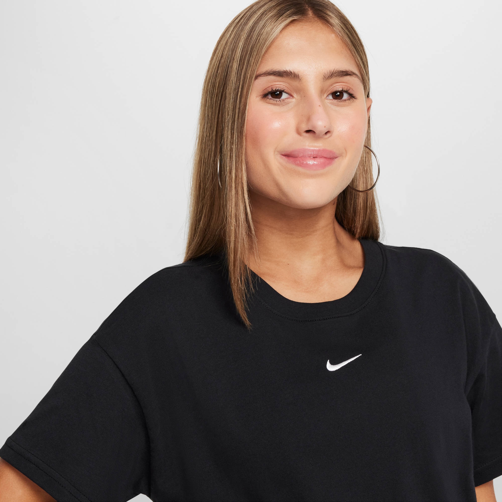 Nike Sportswear T-Shirt »Nike Sportswear Essential Big Kids' (Girls') T-Shirt« 1 Stk. tlg.