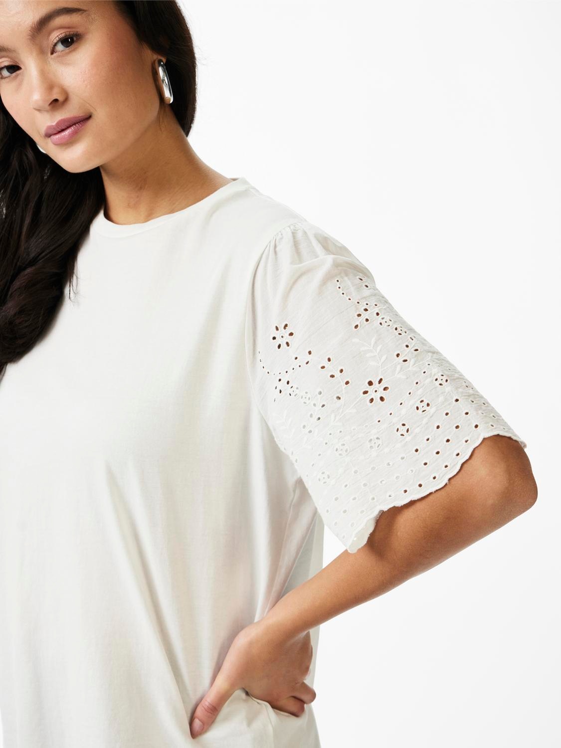 Y.A.S Kurzarmshirt »YASLEX SS TOP W. EMB SLEEVES S. NOOS«, mit Lochstickerei
