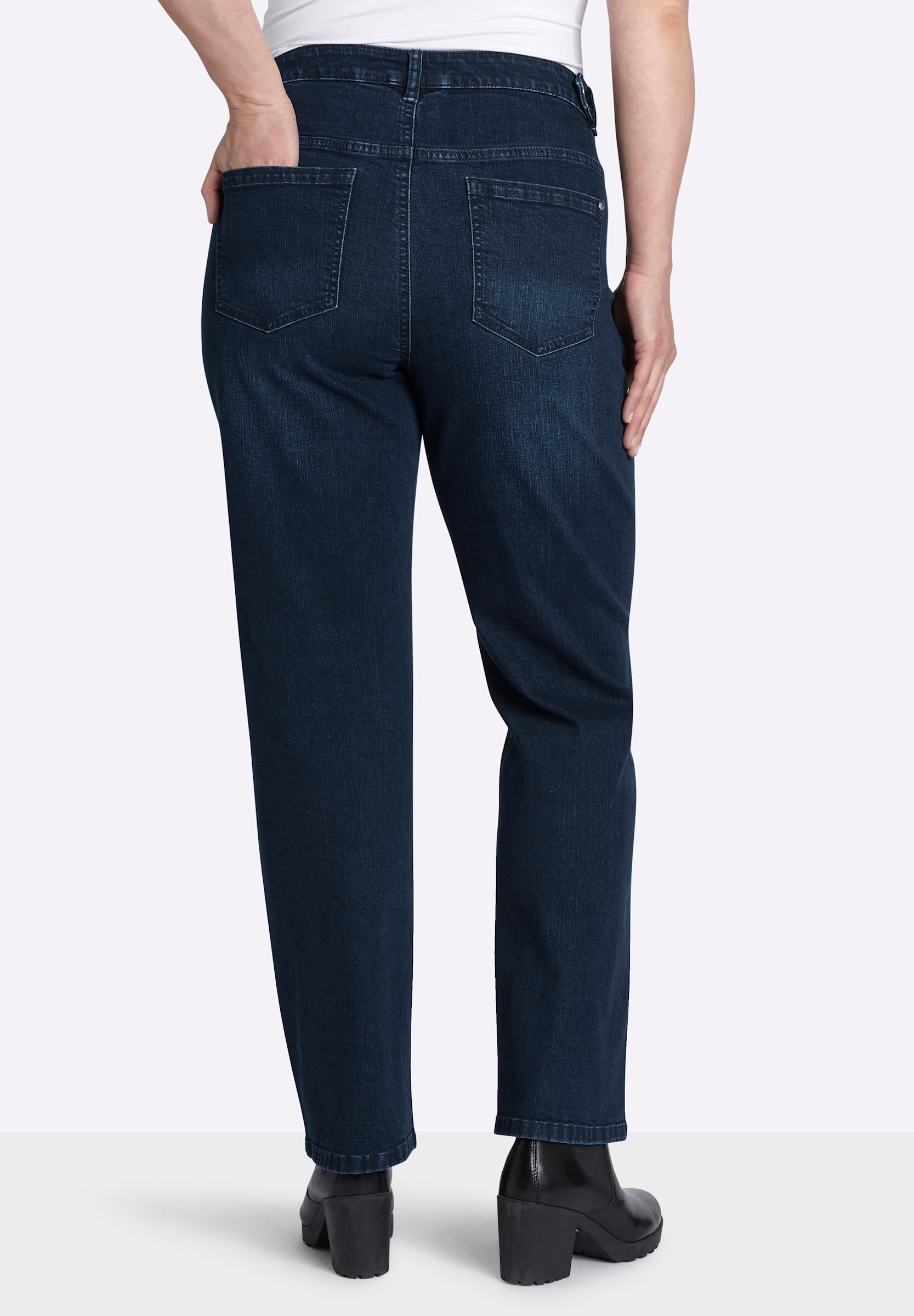 Sheego 5-Pocket-Jeans »Jeans Gerade Jeans mit Deko-Knopf und Riegel am Bund«