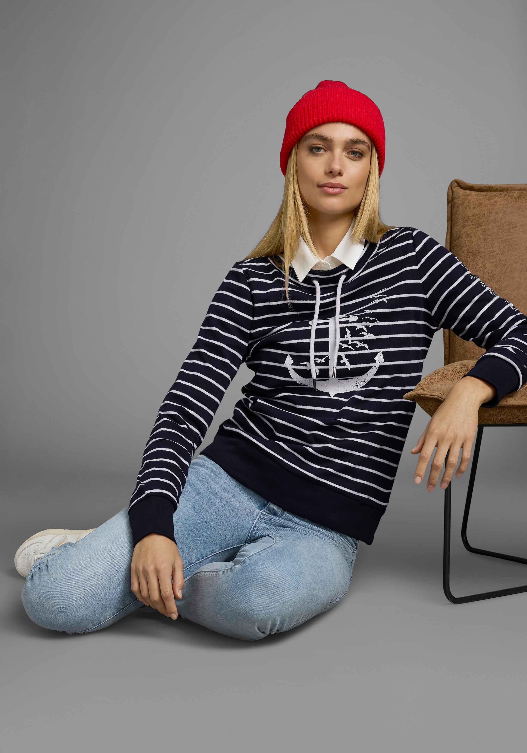 KangaROOS Sweatshirt, Langarm mit Daumenlöchern, figurbetont, Stehkragen mit Kordelzug