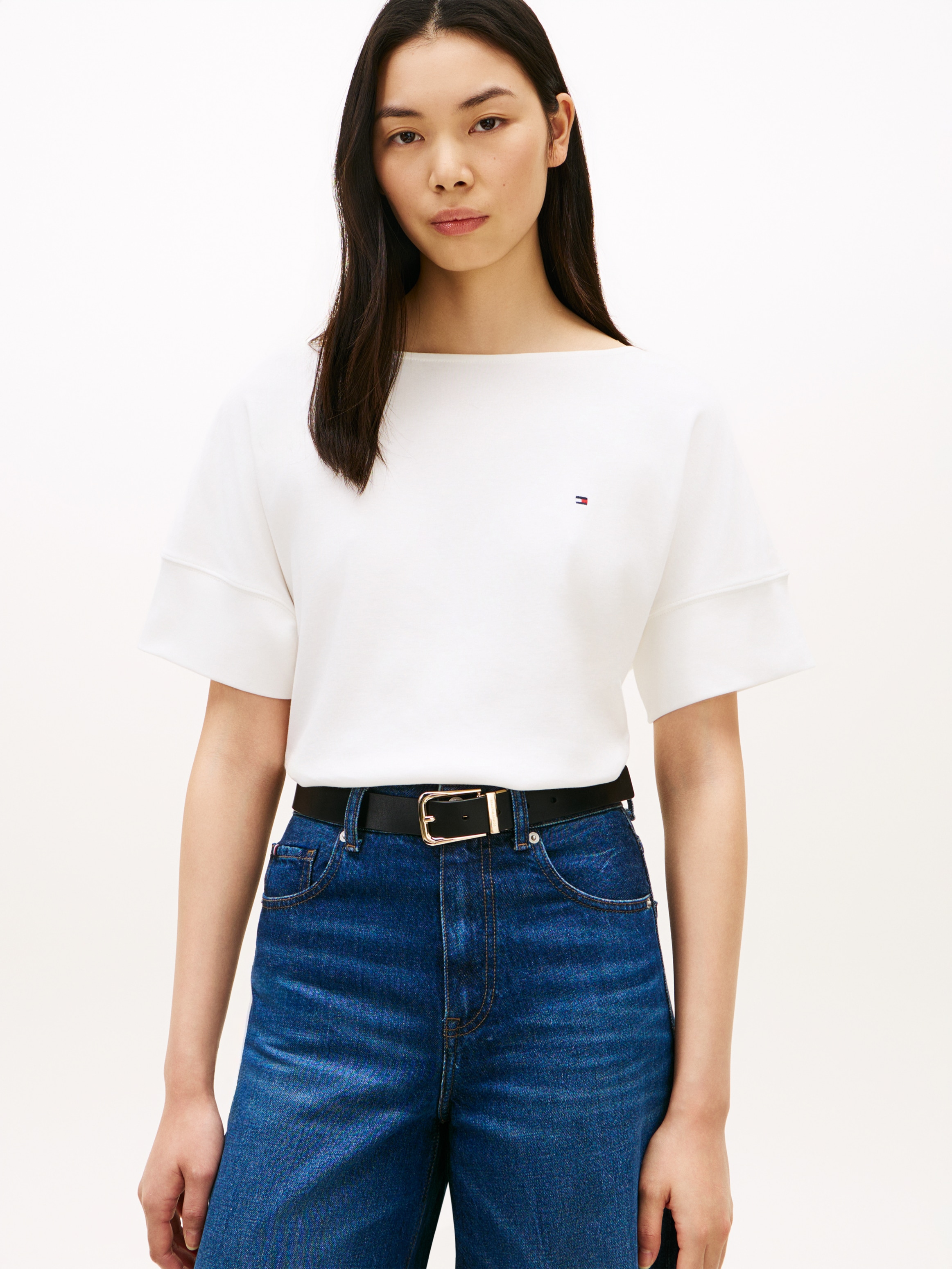 Tommy Hilfiger Kurzarmshirt »MDRN CODY SS SLV C-NK TEE« mit dezenter Logo-Stickerei, Relaxed Fit