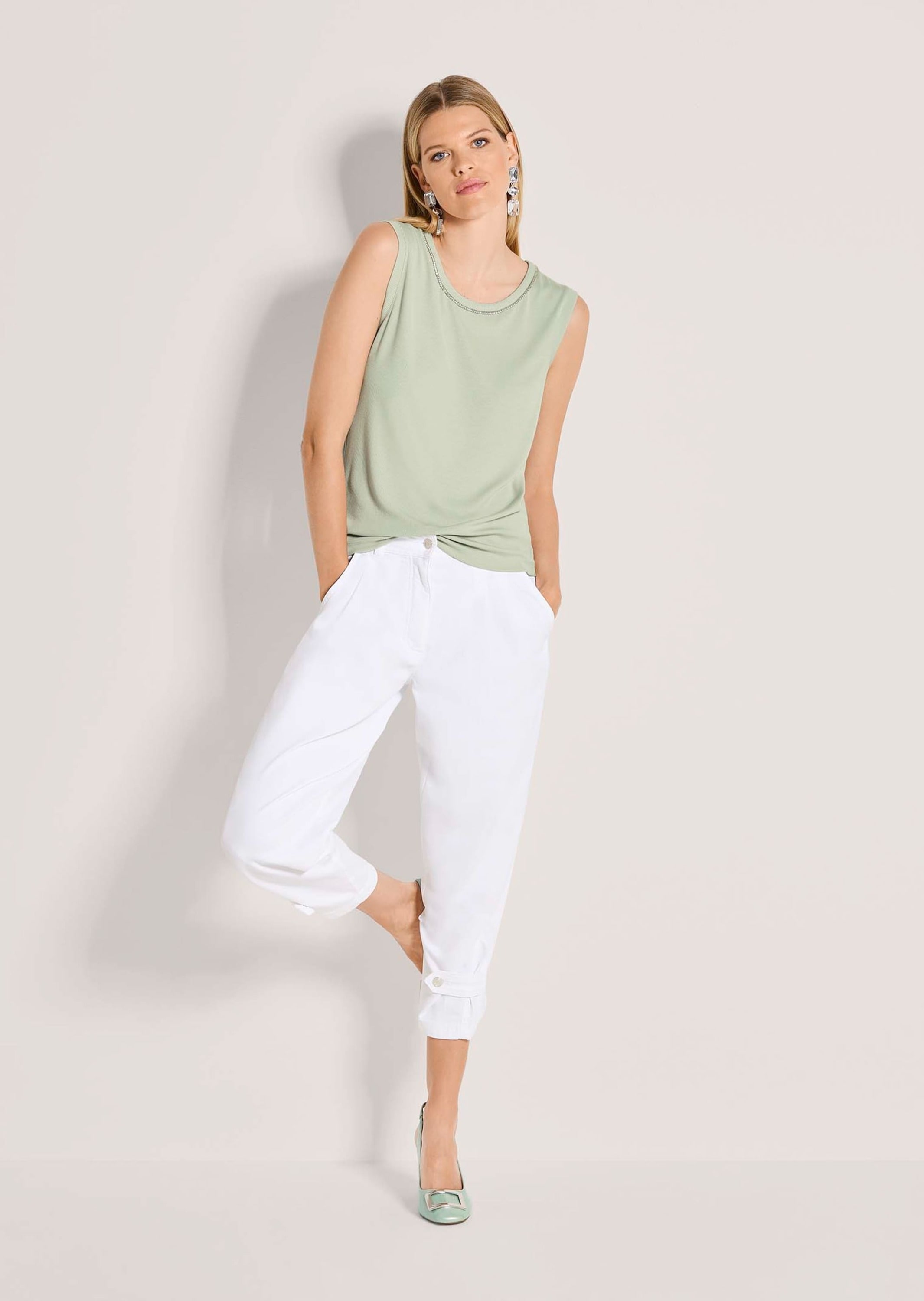 MADELEINE Kurzarmshirt »Top Elegantes Kurzarm Sommeroberteil mit Strass« Strassband