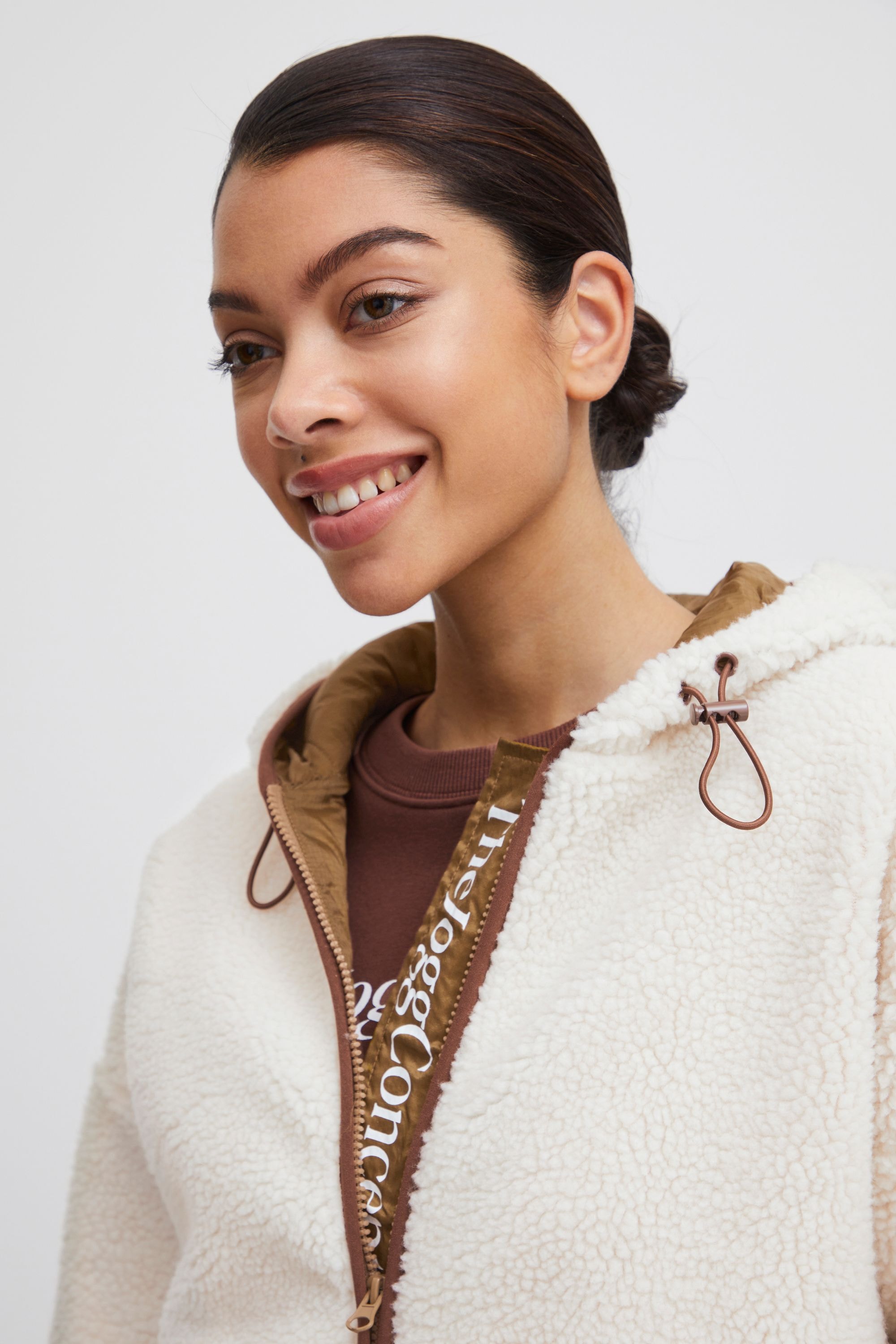 TheJoggConcept Outdoorjacke »Outdoorjacke JCBerri«, mit Kapuze