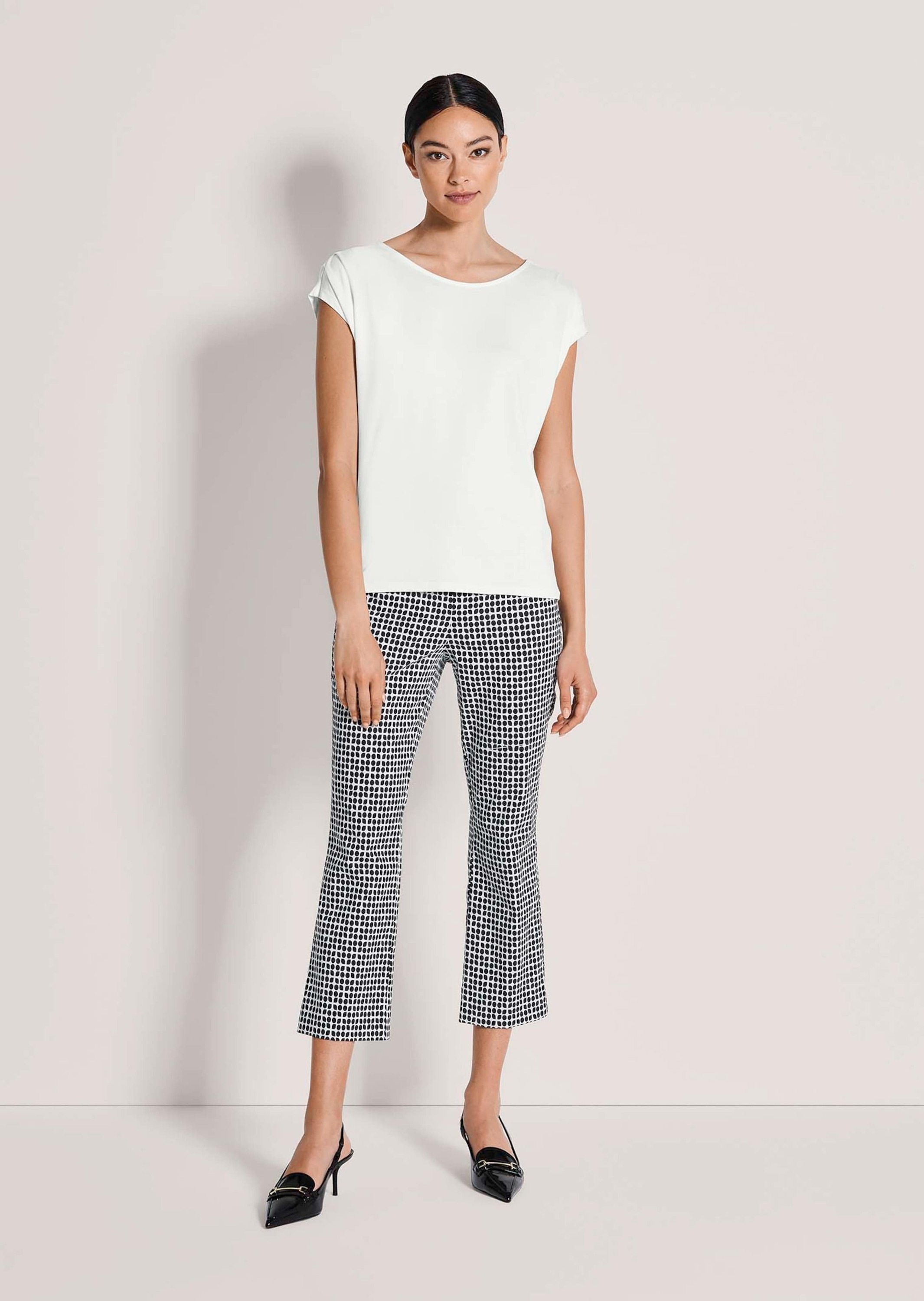 MADELEINE Kurzarmshirt »Jerseyshirt Basic-Shirt mit Rundhalsausschnitt« Überschnittene Schultern