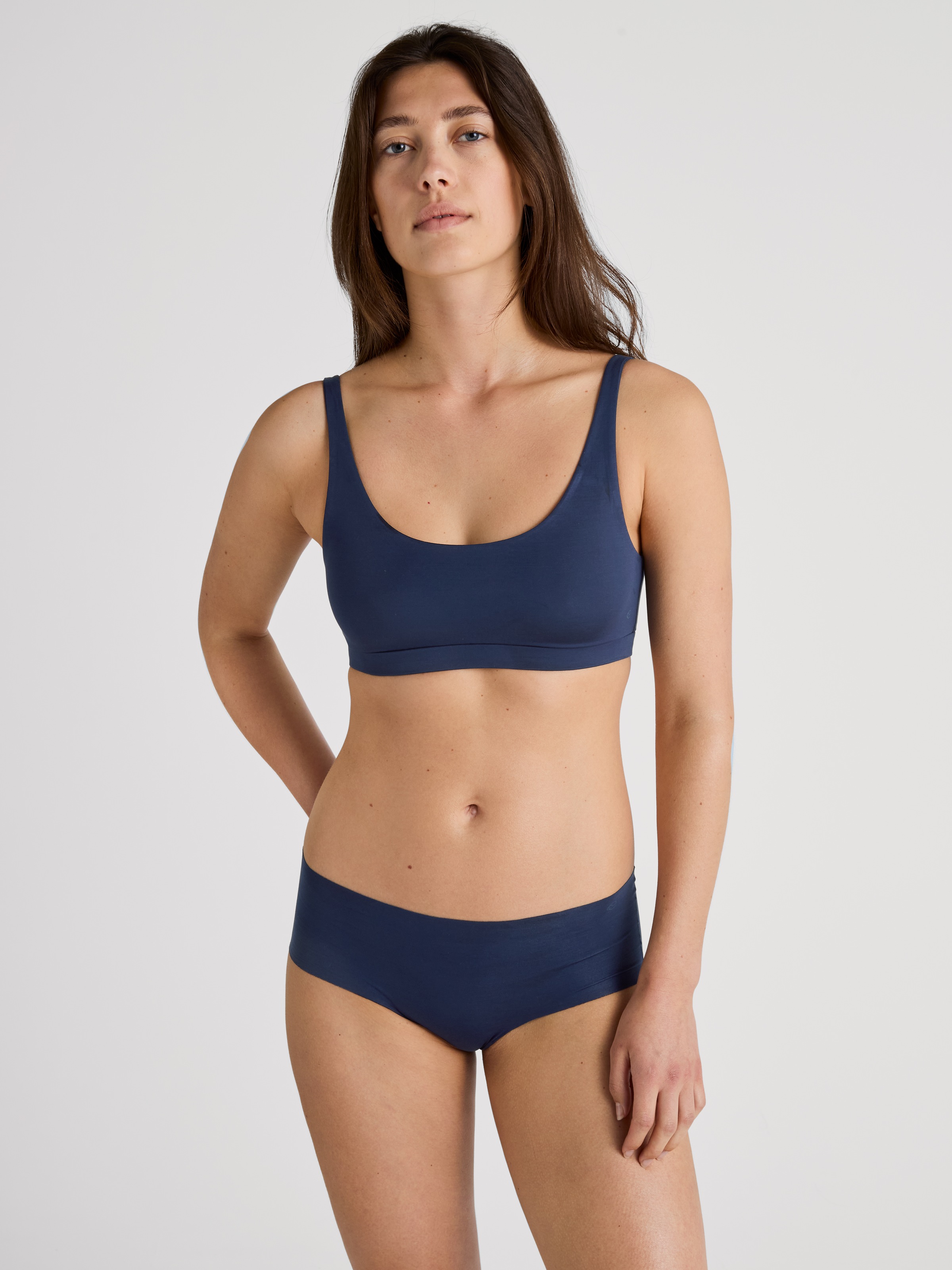 CALIDA Panty, mit hüftiger Schnitt, seidig weich, atmungsaktiv, elastisch