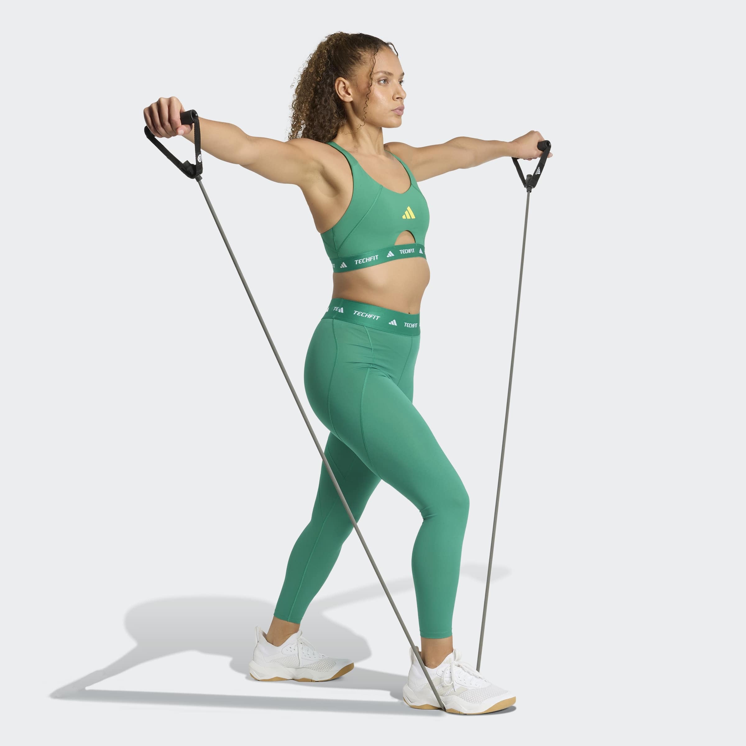 adidas Performance Sport-BH »TECHFIT WORKOUT COLOR BLOCK BH, MITTLERE BELASTUNG«