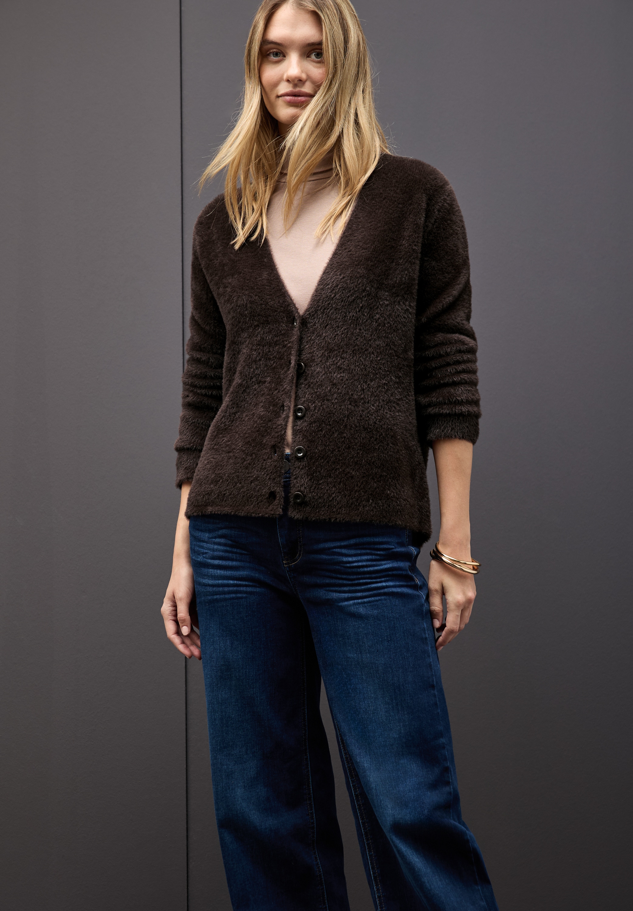 STREET ONE Cardigan, mit V-Ausschnitt