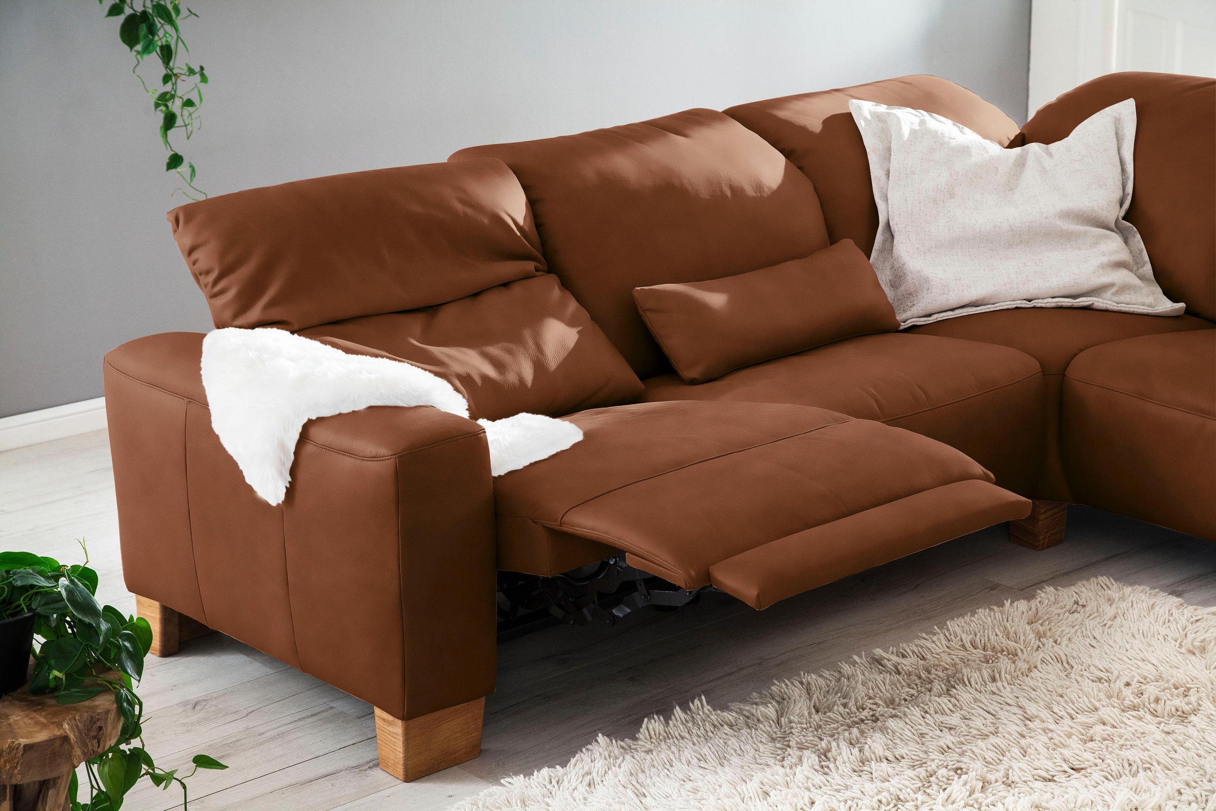 Home affaire Ecksofa »Juist L-Form«, mit Kopfteilverstellung und schwarzen Metallkufen