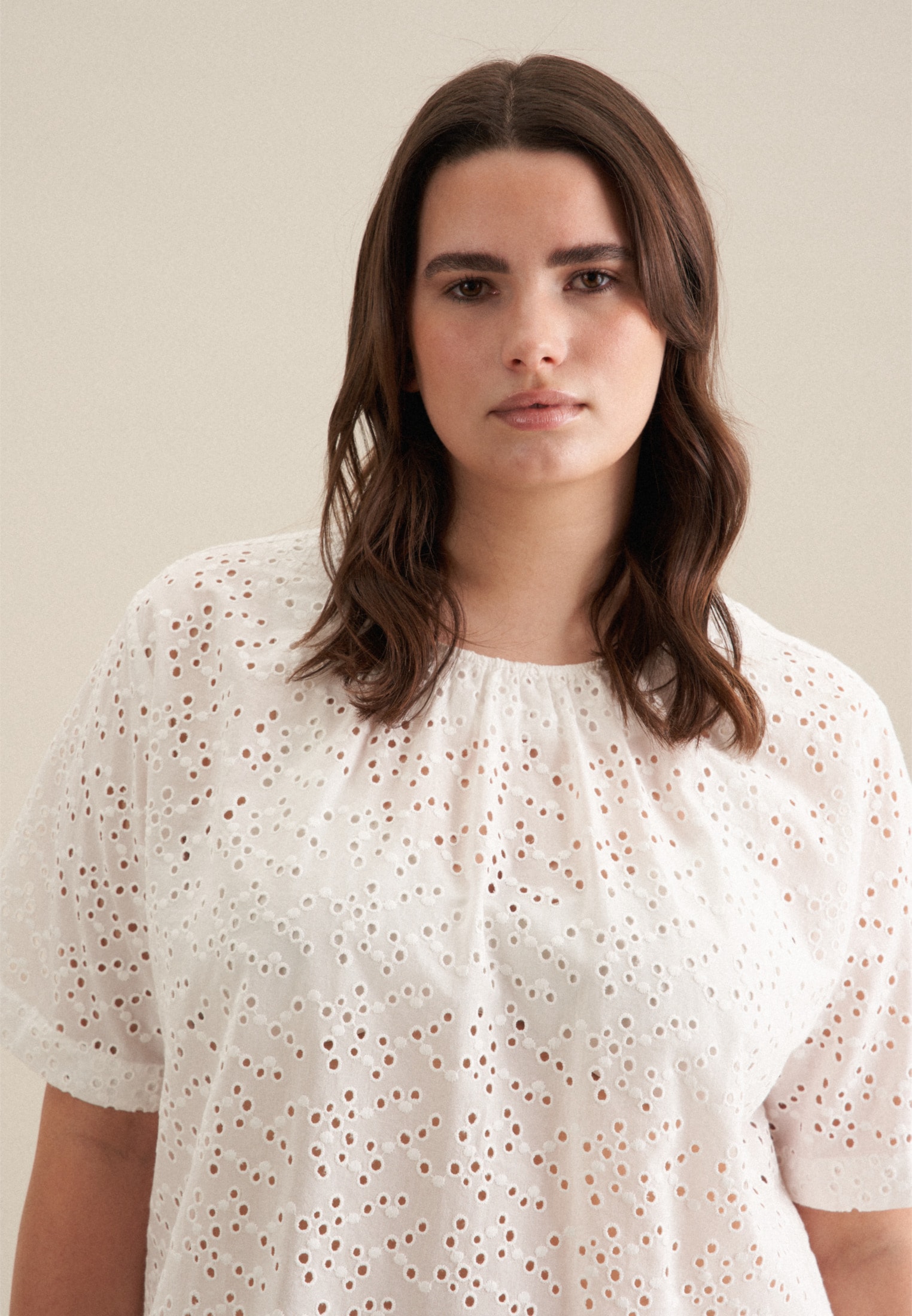 seidensticker Hemdbluse »Schwarze Rose«, Kurzarm Rundhals Stickerei