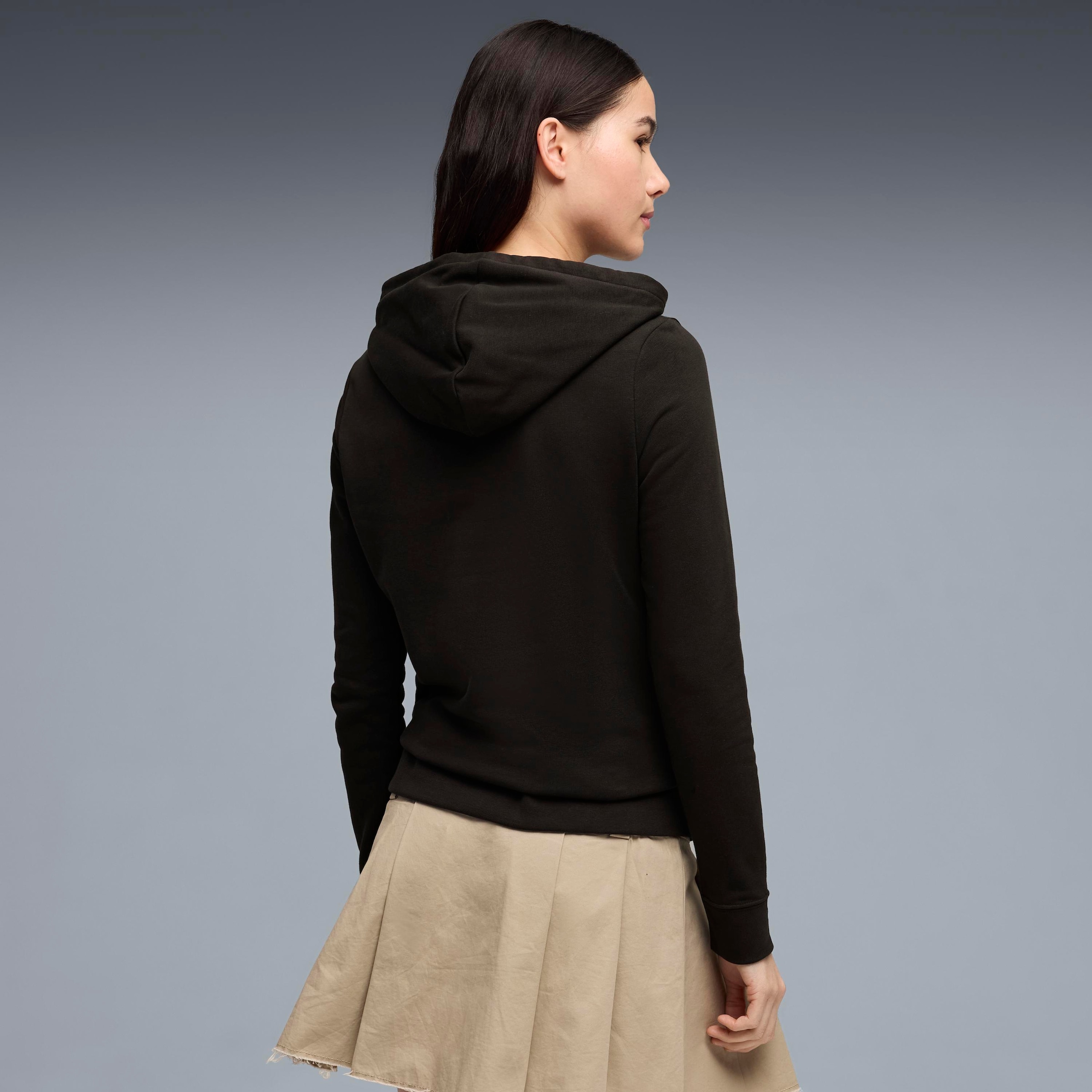 PUMA Kapuzensweatshirt »ESS LOGO LAB METALLIC HOODIE TR«, Regular Fit, mit Print-Applikationen, mit Kängurutasche, mit Kapuze
