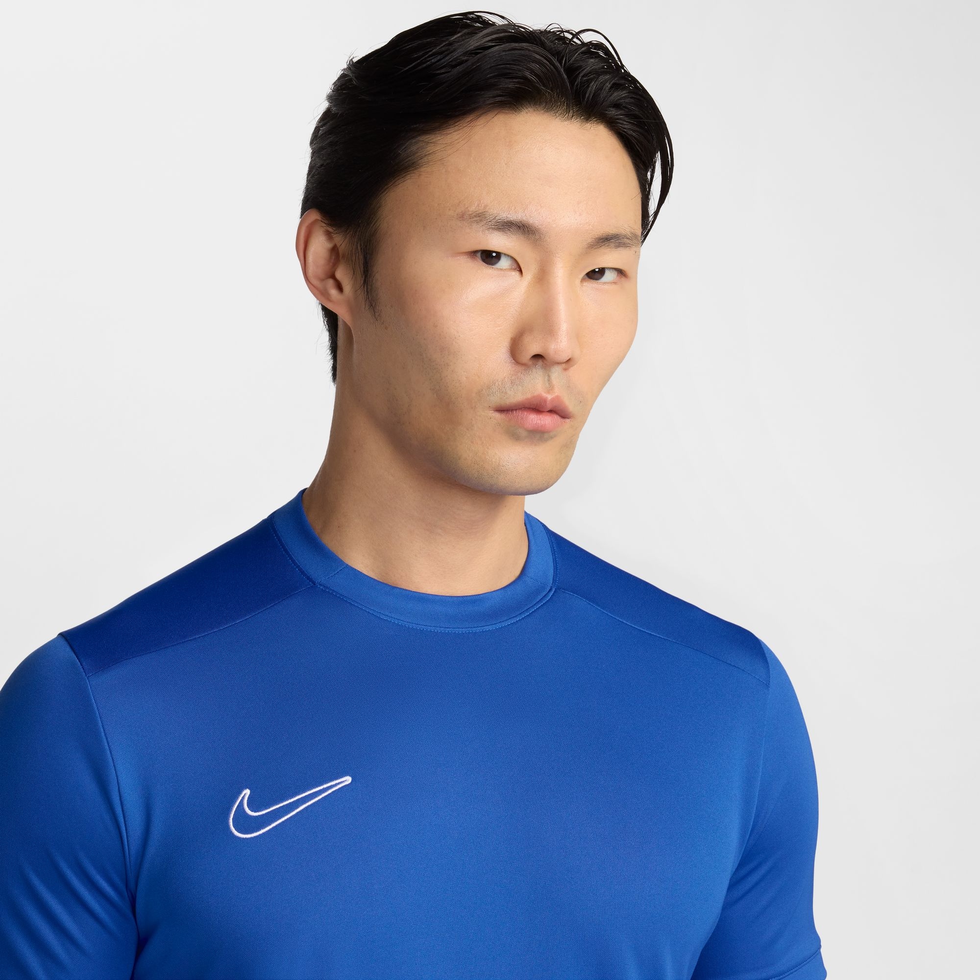 Nike Fußballtrikot »Nike Academy Men's Dri-FIT Short-Sleeve Soccer Top« für Fußballtraining entwickelt, mit seitlichen Mesh-Einsätzen