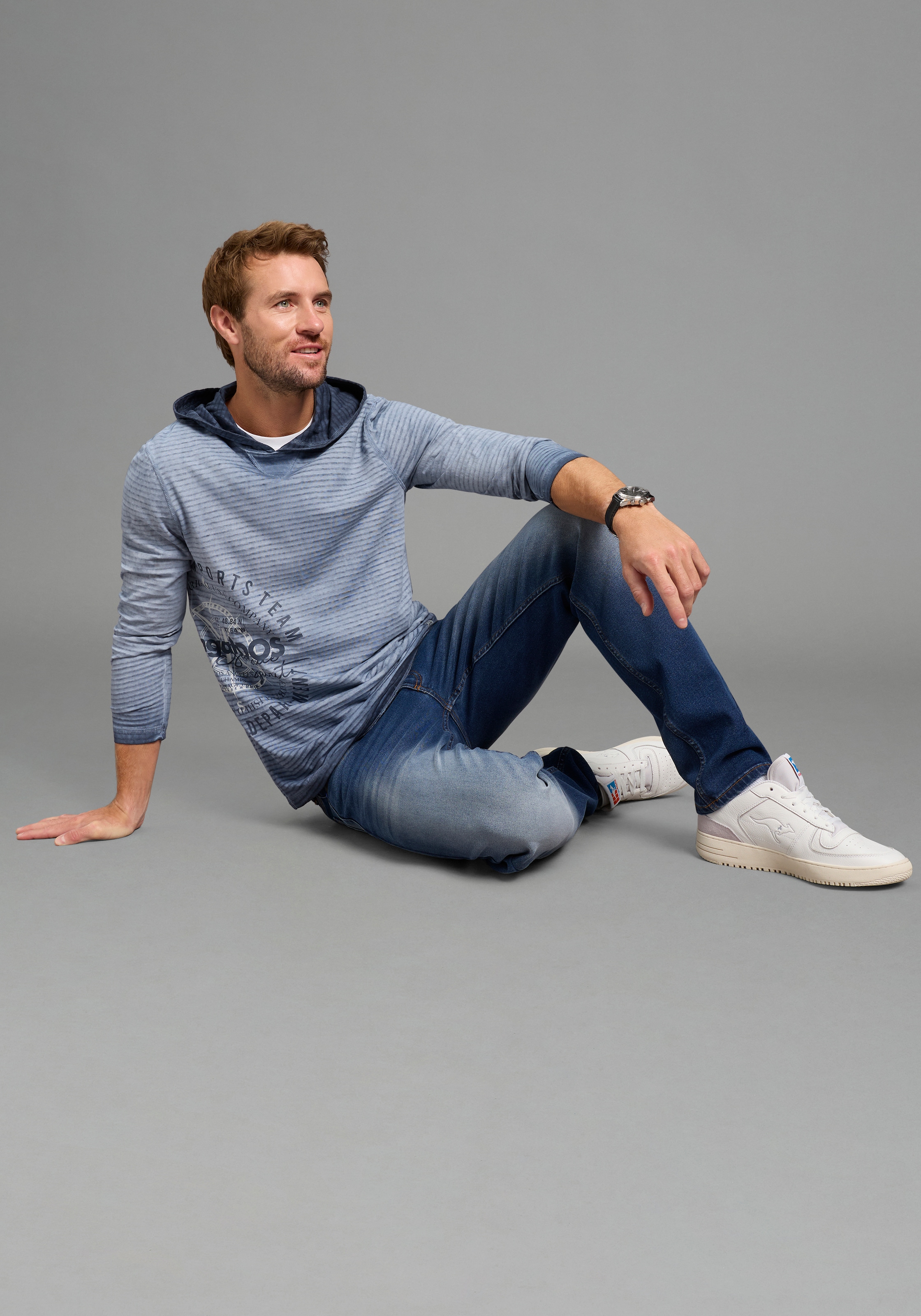 KangaROOS Langarmshirt schmale Passform, Langarm, mit Kapuze, aus Single Jersey