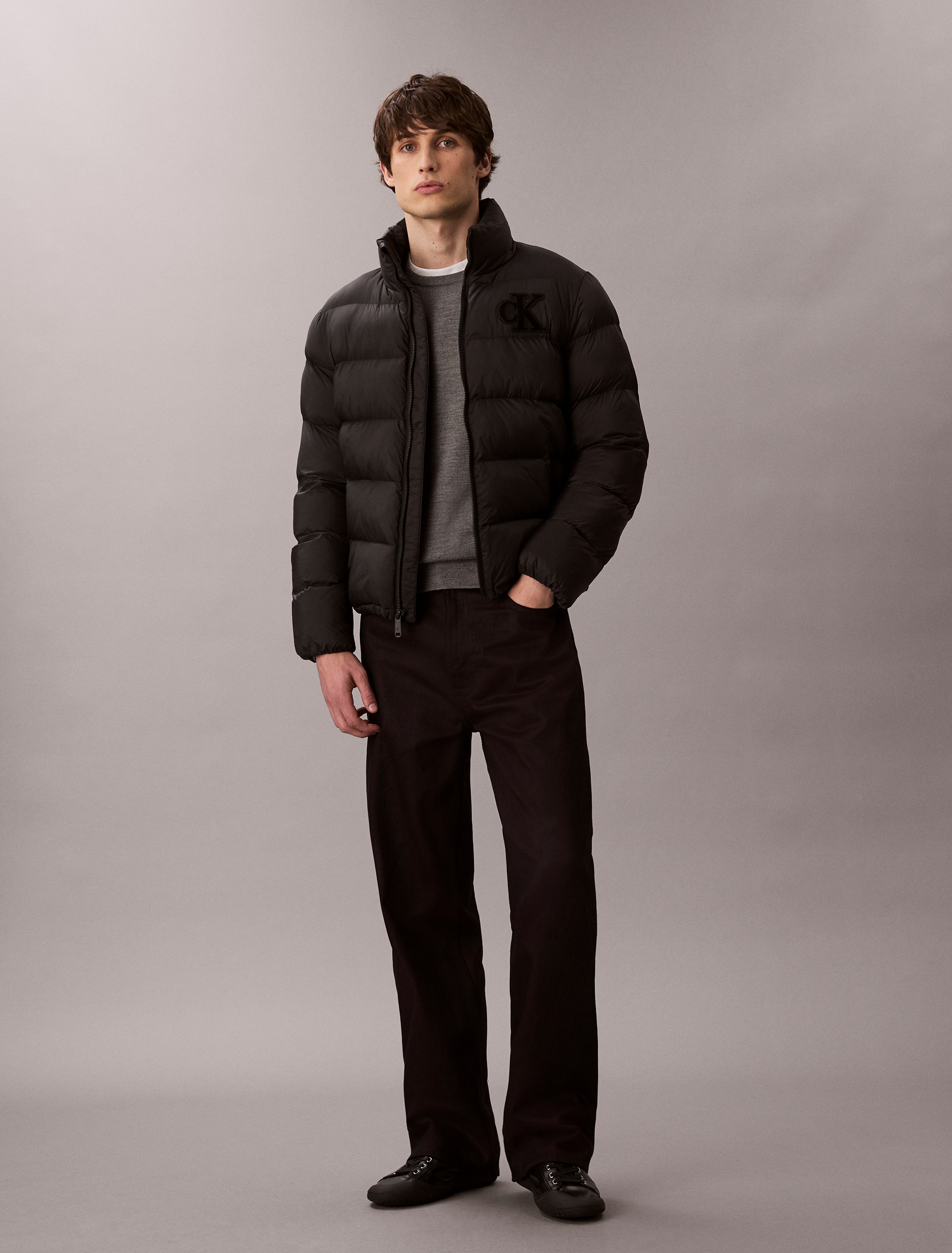 Calvin Klein Jeans Steppjacke »LS NYLON MONOGRAM PUFFER JKT«, ohne Kapuze, Mit Rundhalsausschnitt, regular fit