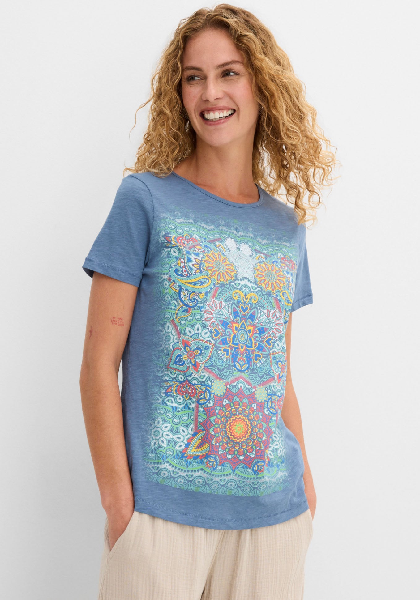 bonprix T-Shirt »T-Shirt aus reiner Baumwolle« Regular Fit, Kurzarm, aus Baumwolle, mit farbenfrohem Print