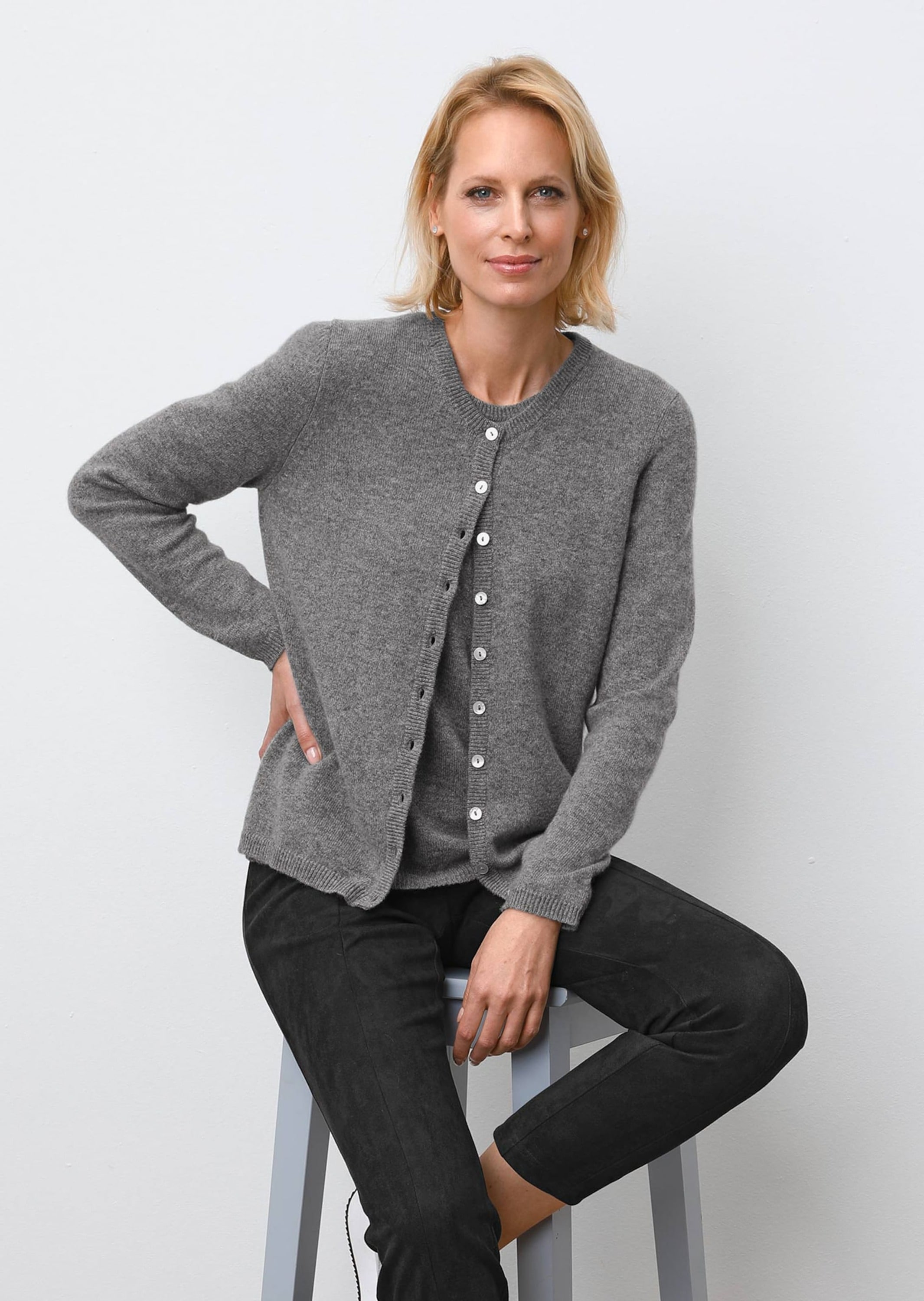 GOLDNER Strickjacke »Kurzgröße Eleganter Herbstcardigan mit Rundhals« Ohne