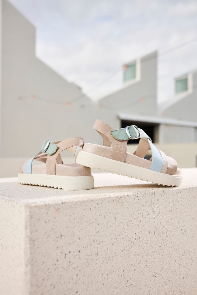 Rieker Plateausandale  Sandalette, Urlaubsschuh, Sommerschuh mit Klett-Riemchen